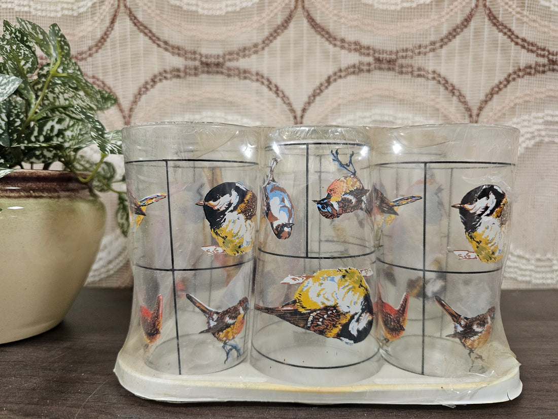 Vintage glazen met vogels
