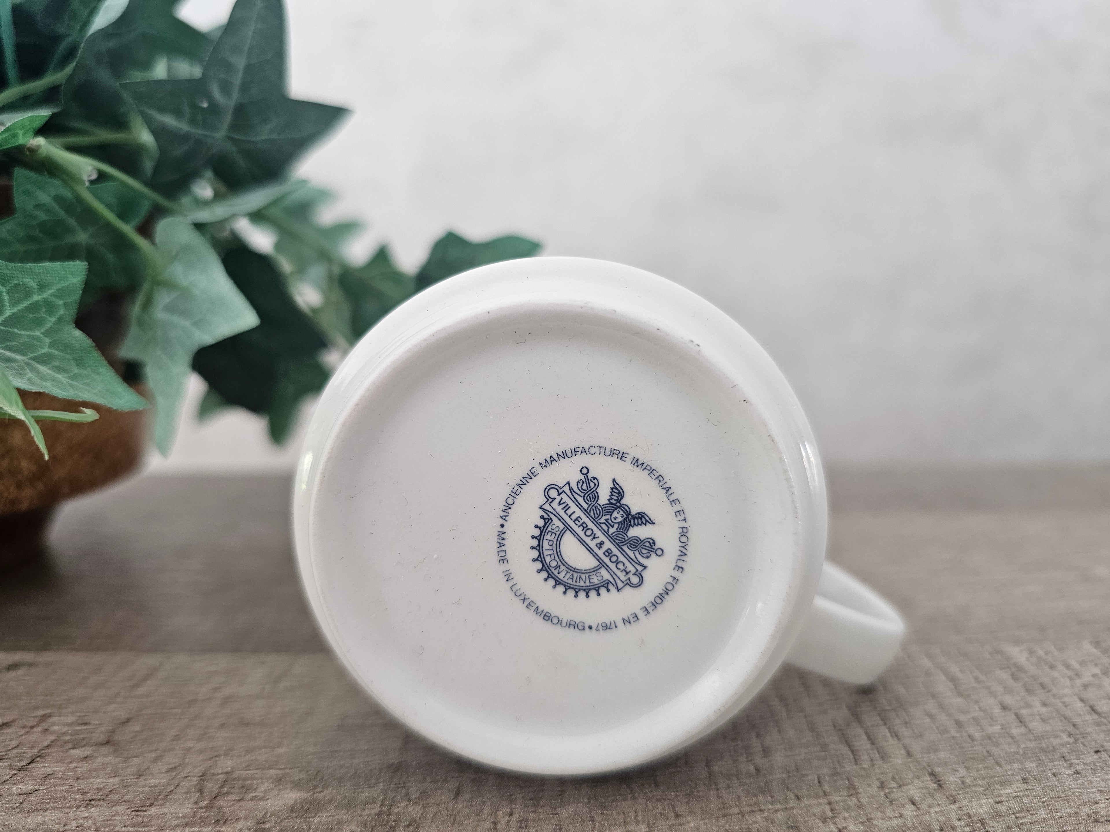 Villeroy Boch Douwe Egberts koffie beker &quot;koffie wordt gedronken&quot;