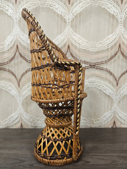 Pauwenstoel rotan poppenstoel 31 cm