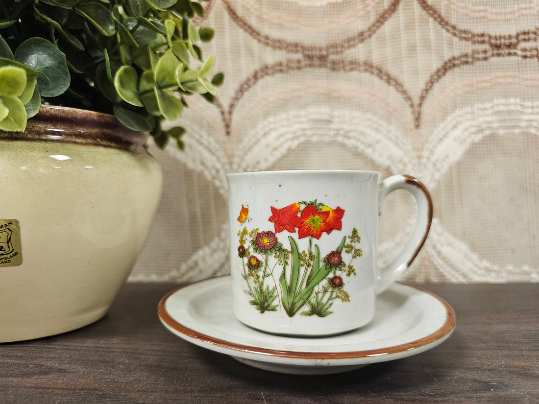 Wildflower kop en schotel rode bloemen