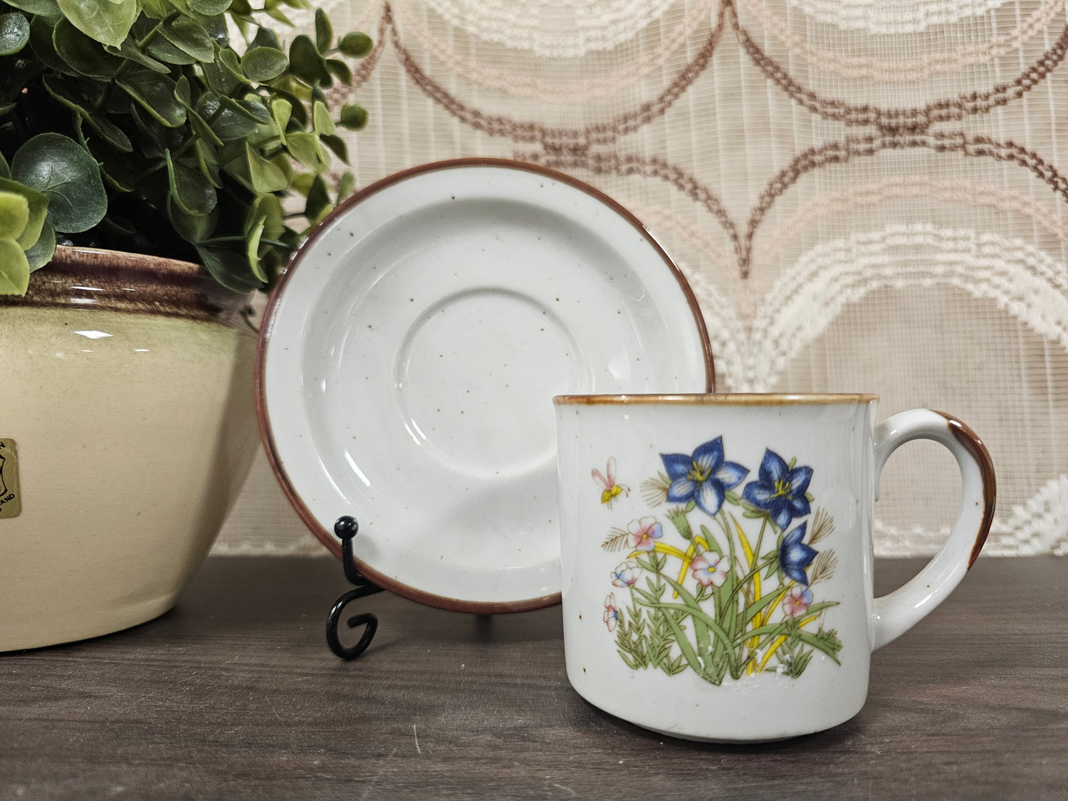 Wildflower kop en schotel blauwe bloemen