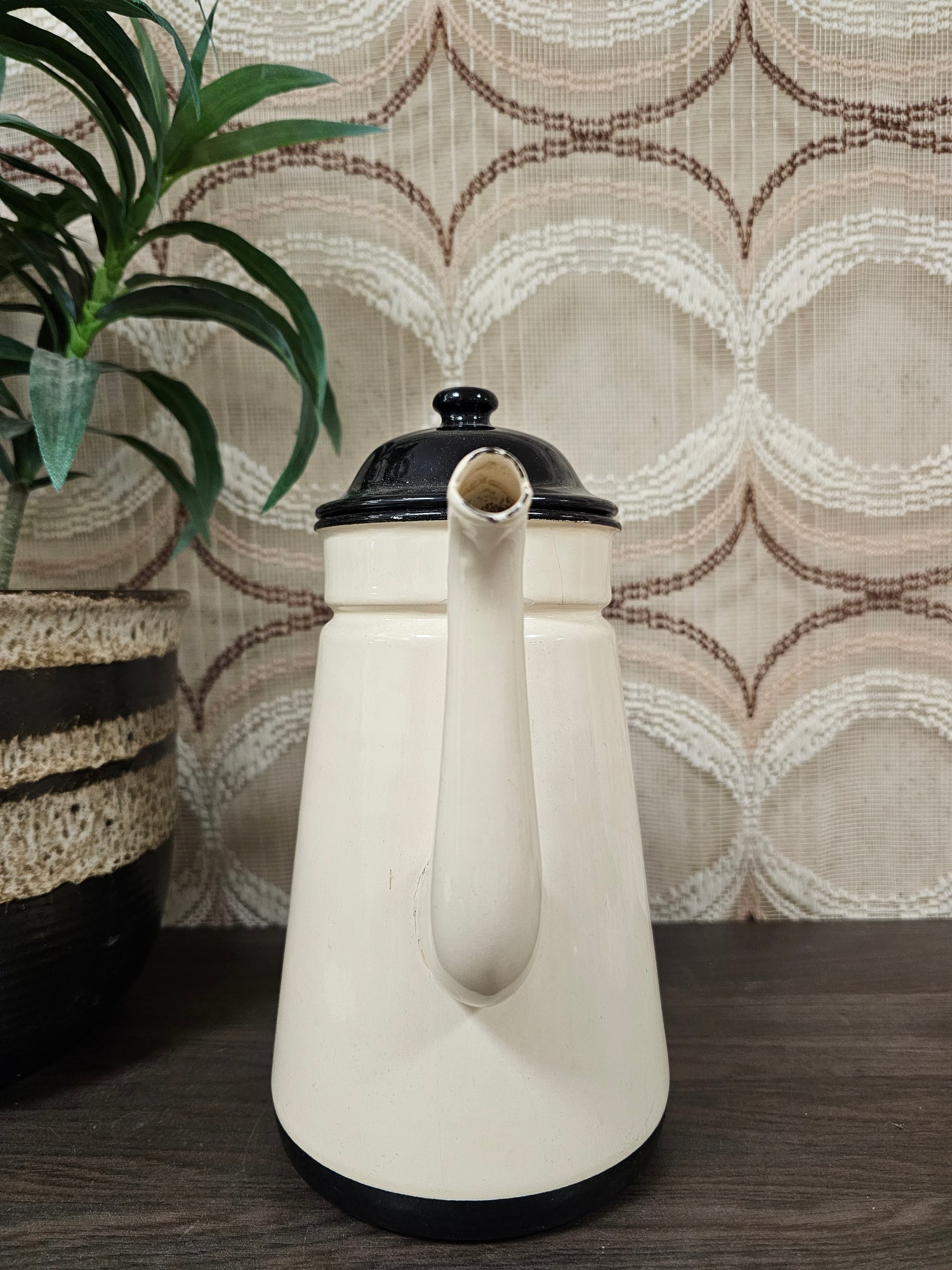 Emaille koffiepot cremekleur met zwart
