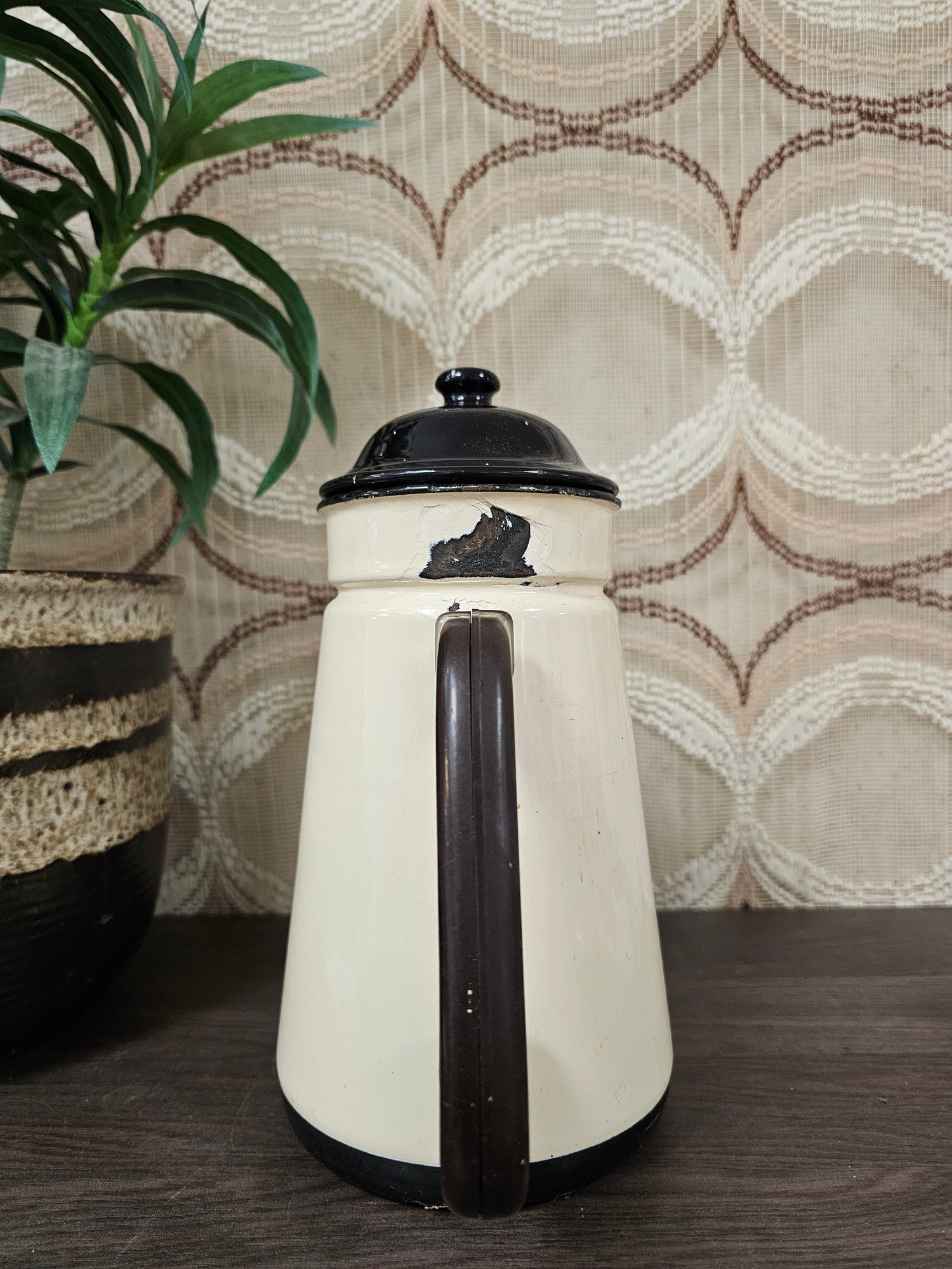 Emaille koffiepot cremekleur met zwart