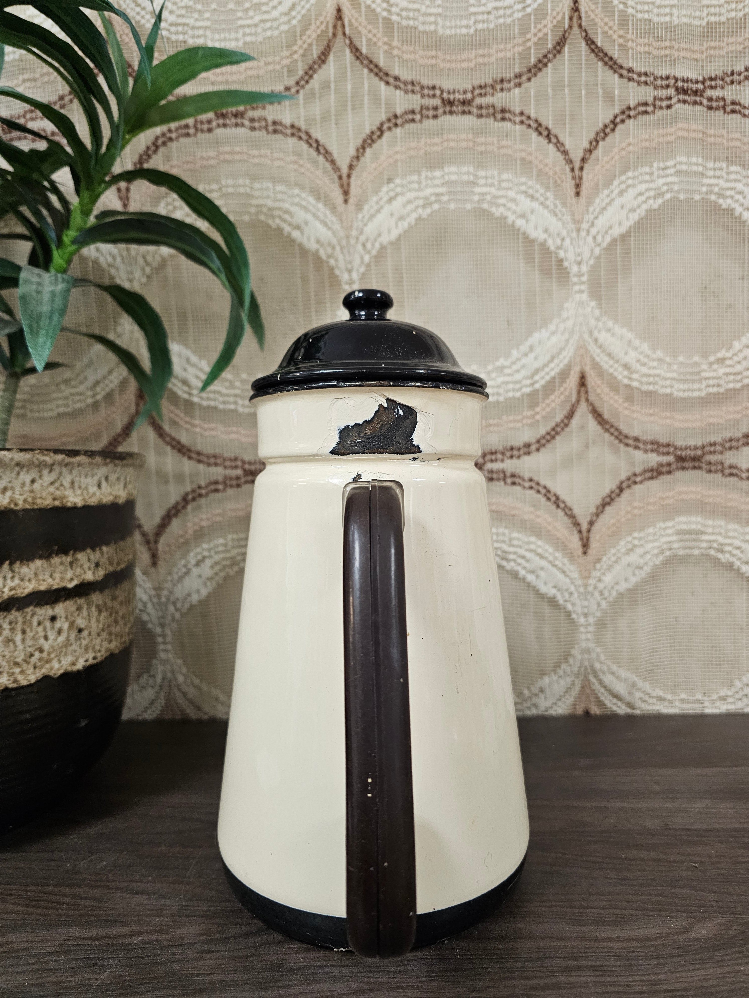 Emaille koffiepot cremekleur met zwart