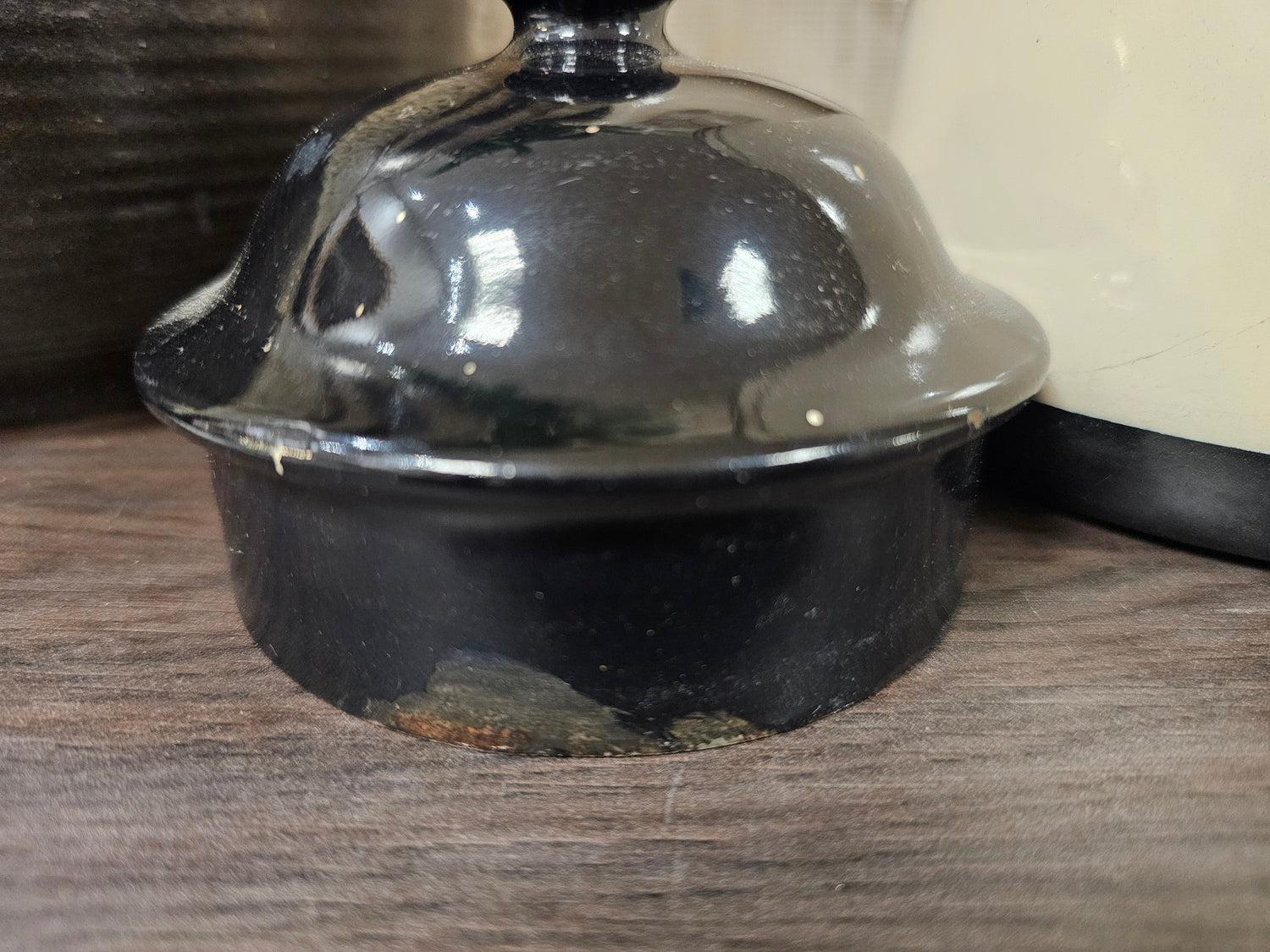 Emaille koffiepot cremekleur met zwart