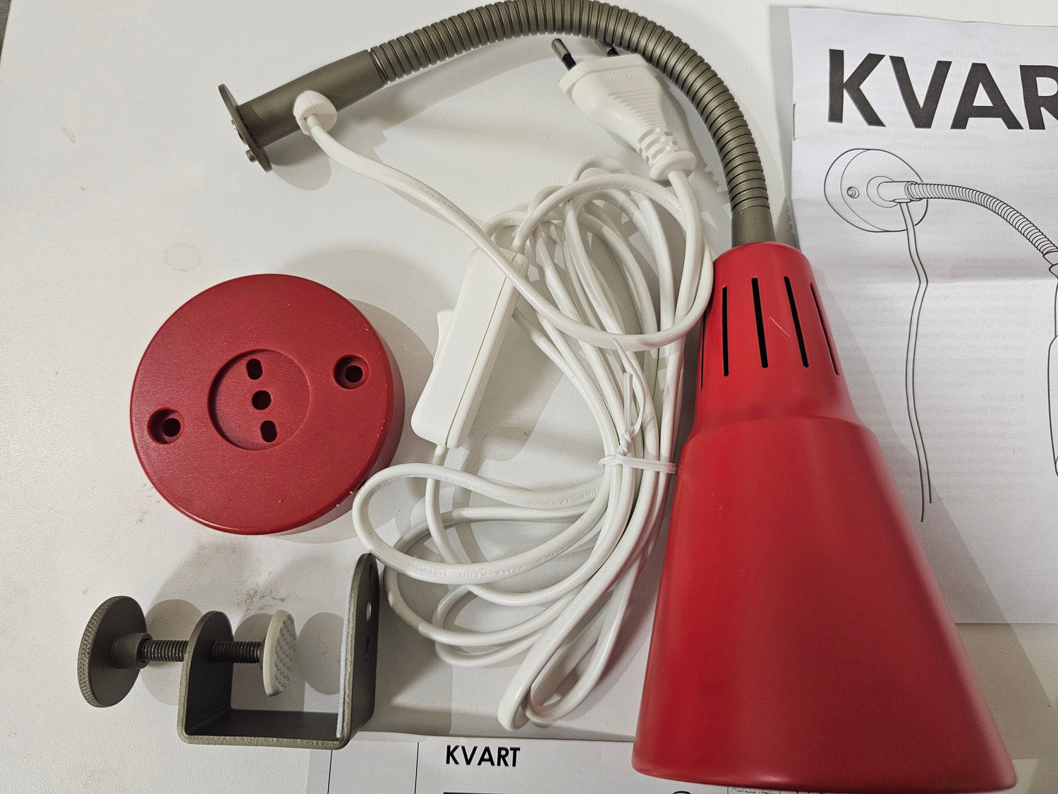 Ikea KVART V0401 klemspot muurspot rood
