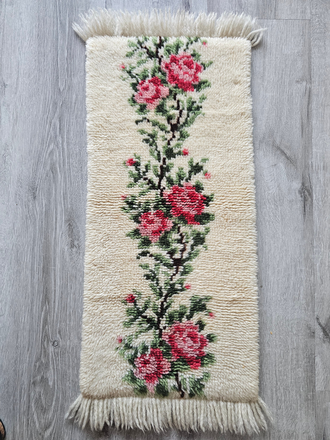 Smyrna handgeknoopt vintage kleed crème met rozen 86 x 35 cm