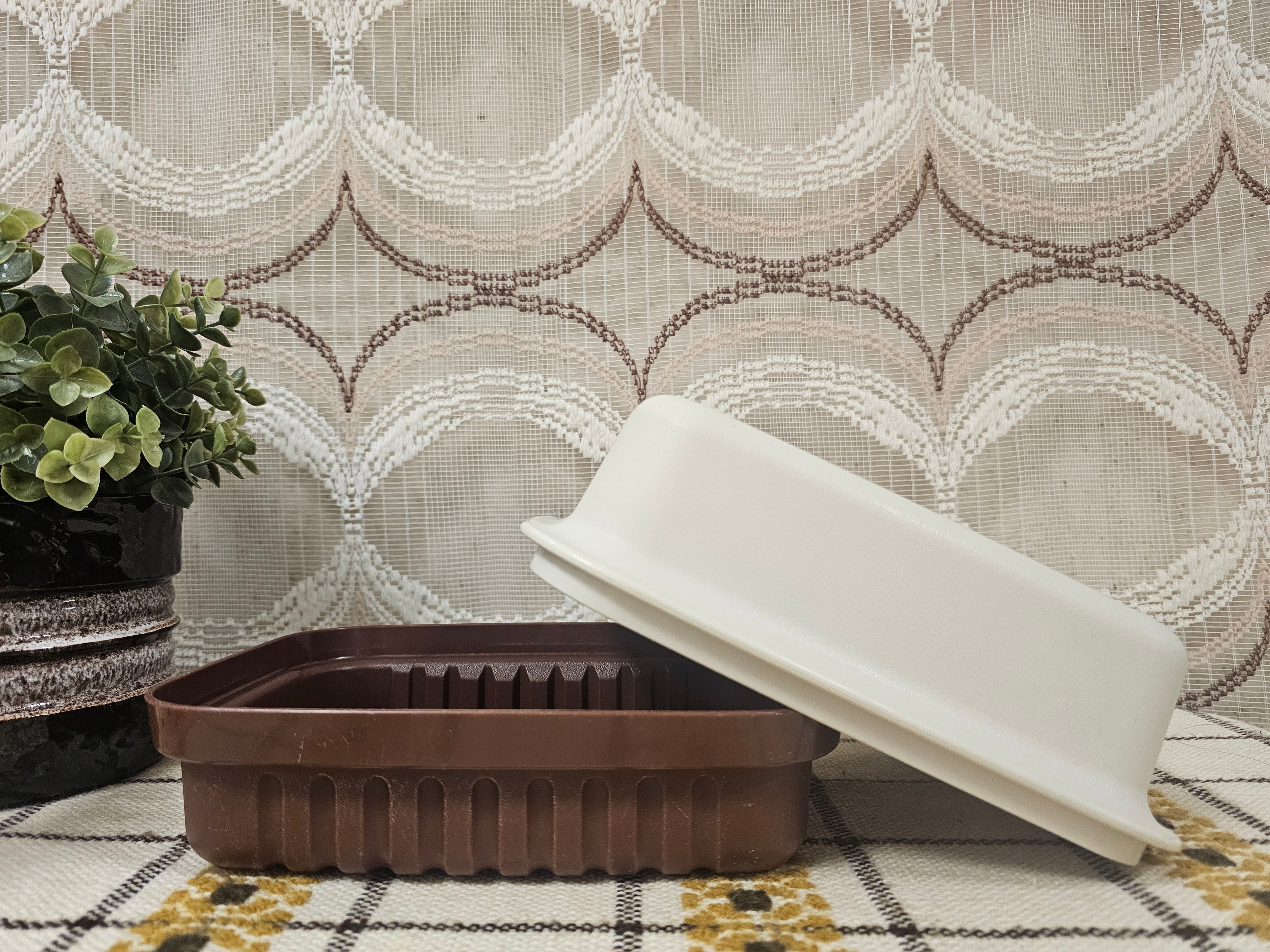 Tupperware kornuit kaasdoos bruin