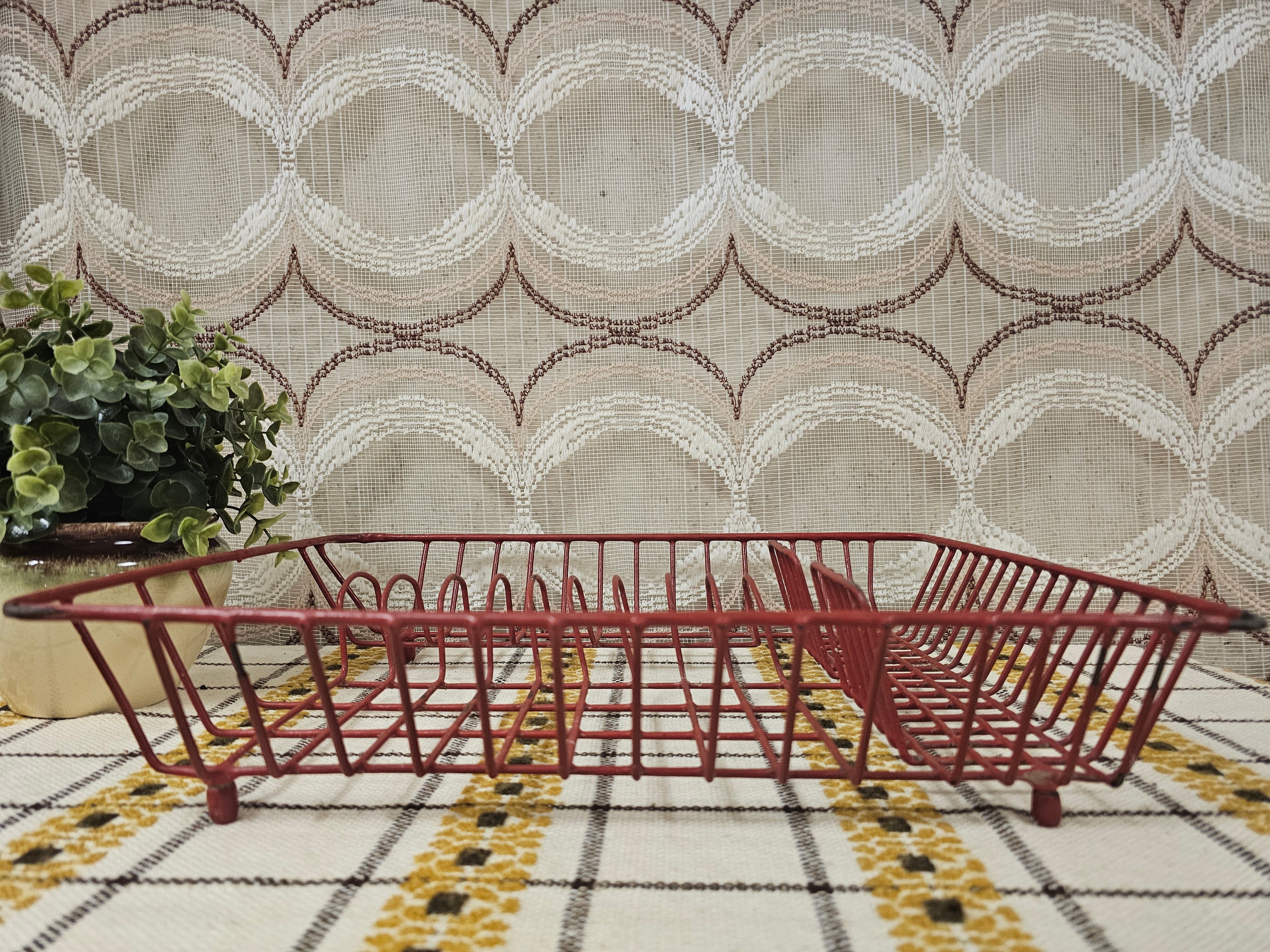 Vintage rood metalen afdruiprek jaren ’70 – 34 x 40,5 cm