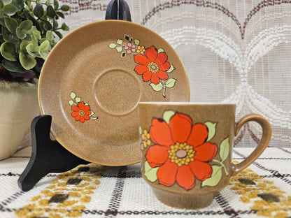 Vintage koffieservies jaren ’70 – bruin met oranje en gele bloemen