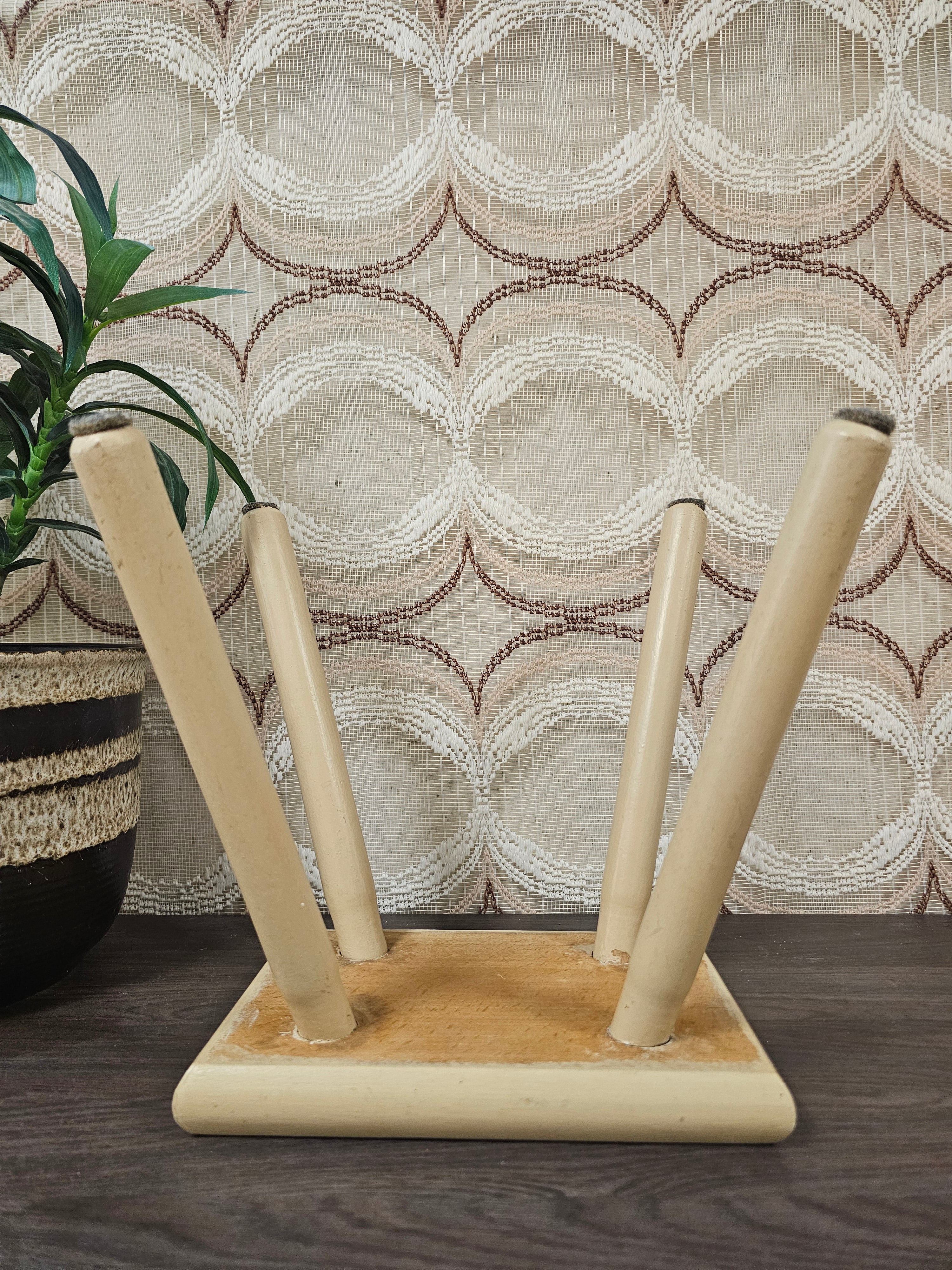 Vintage houten melkkrukje cremekleur – 28,5 cm hoog