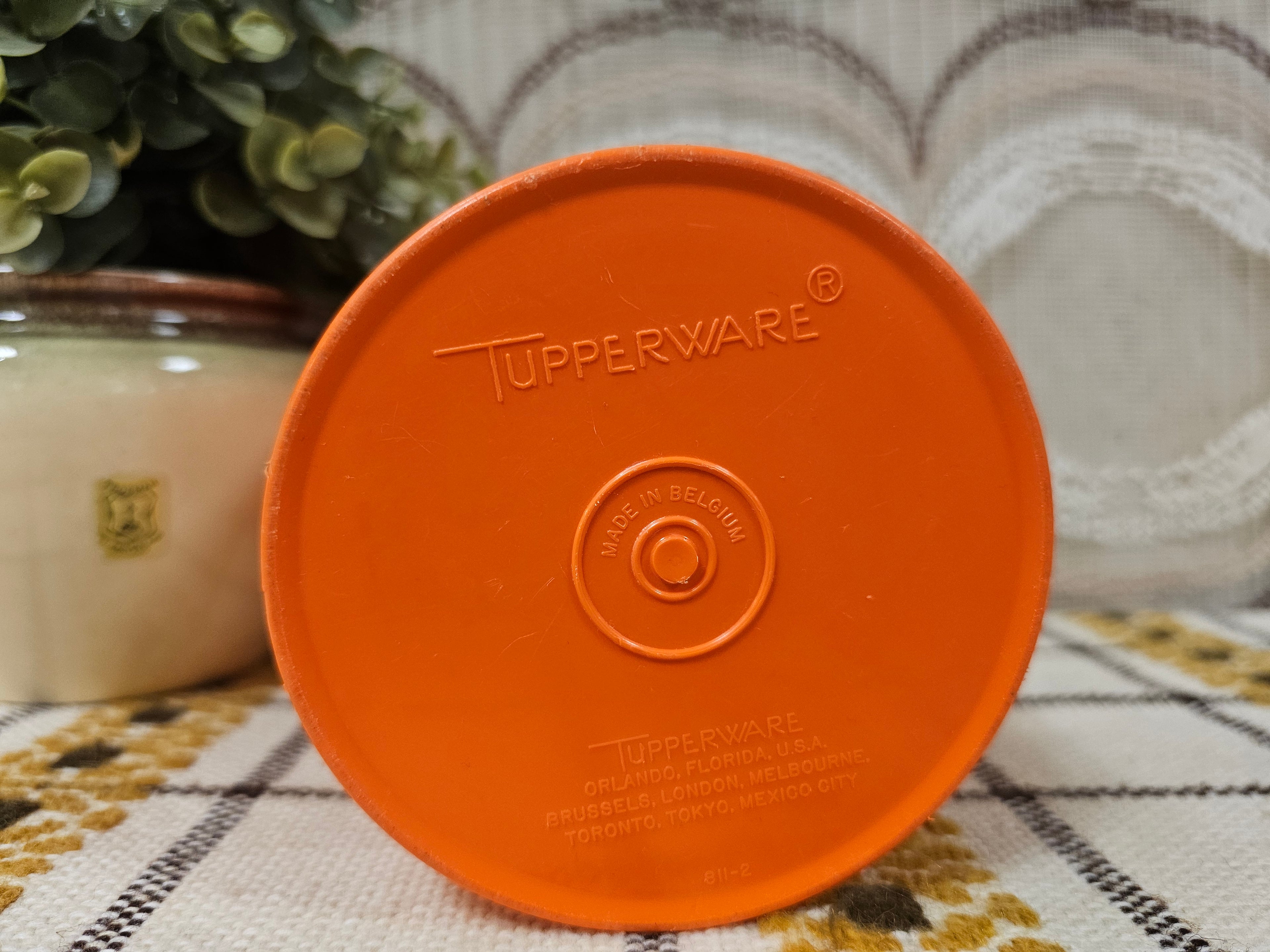 Tupperware oranje voorraad bus 15,5 cm