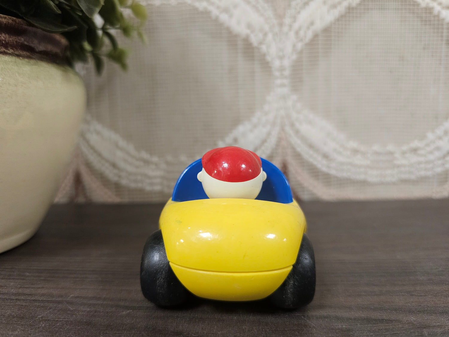 Ambi Toys kleine auto geel