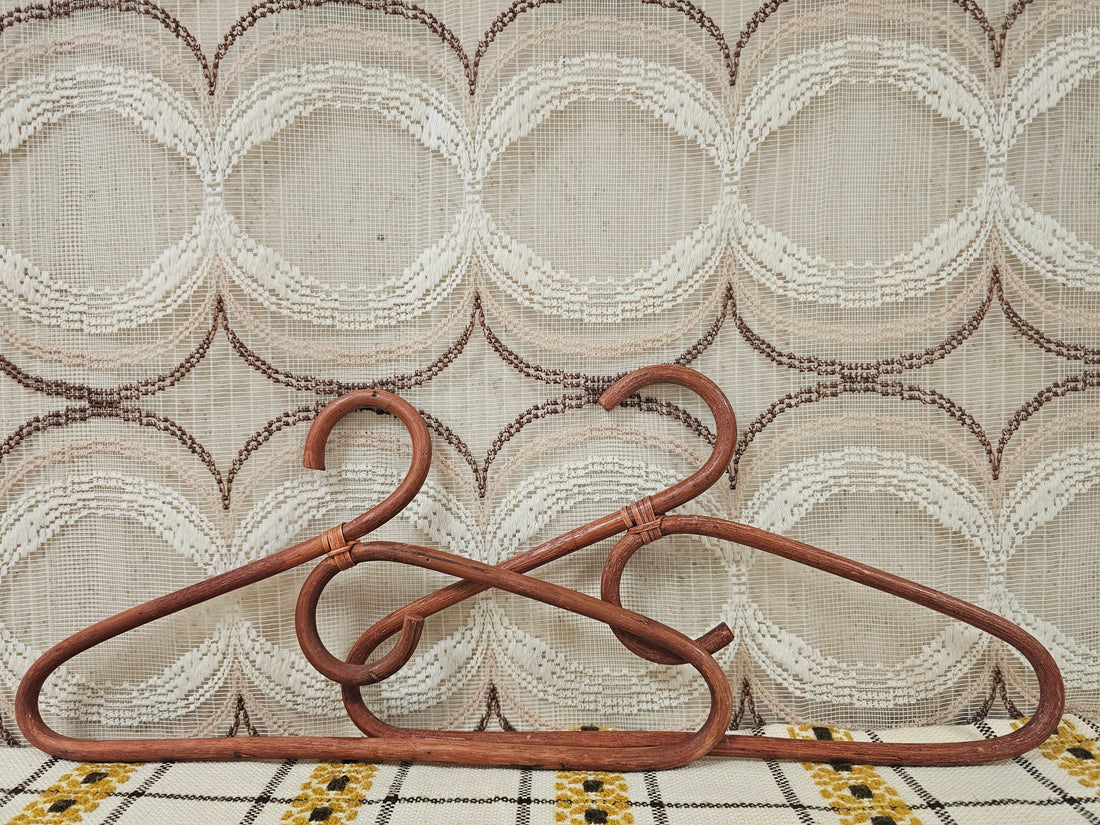 Rotan kledinghangers- set van 2