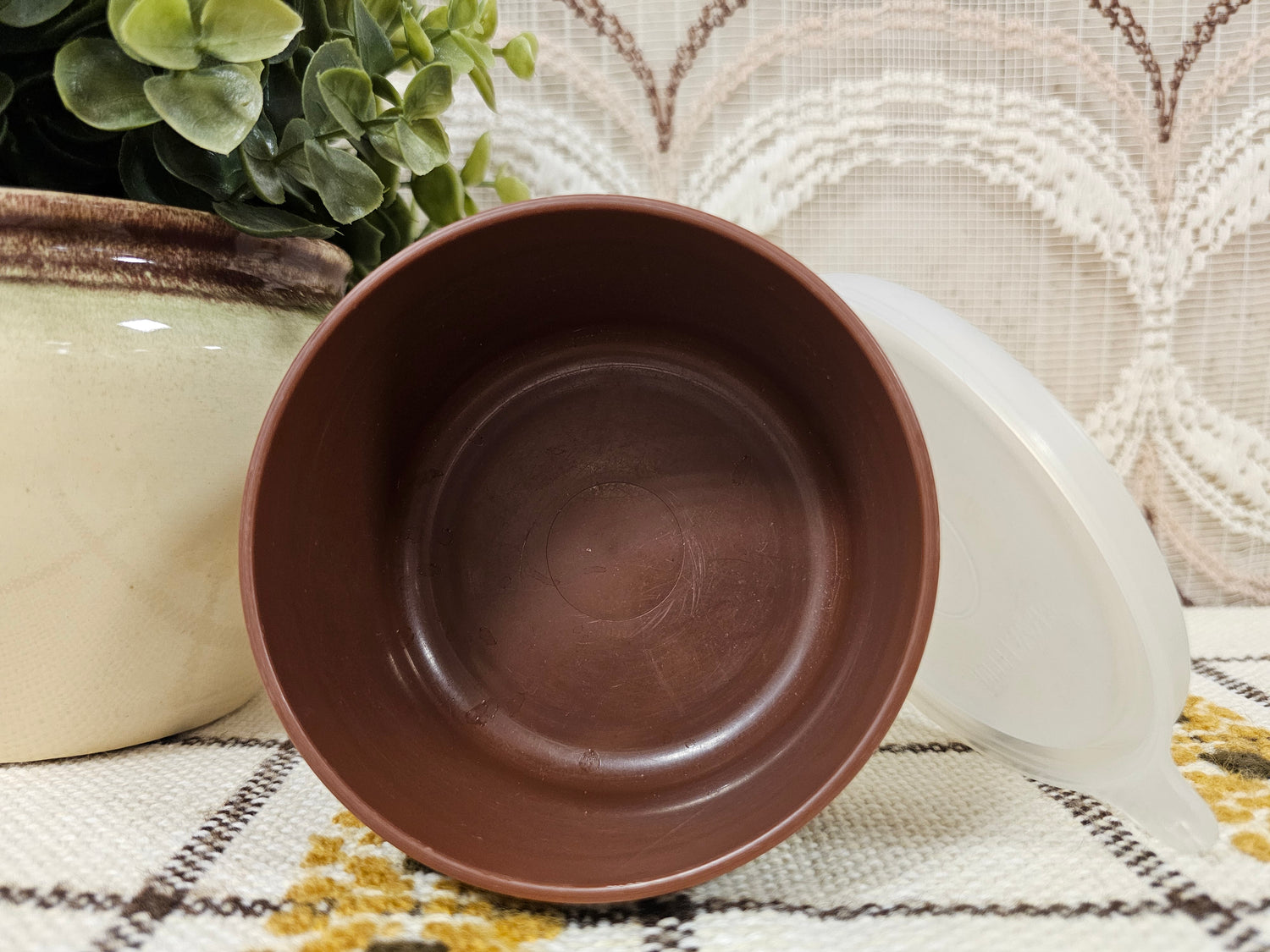Tupperware bakje rond bruin 9,5 cm
