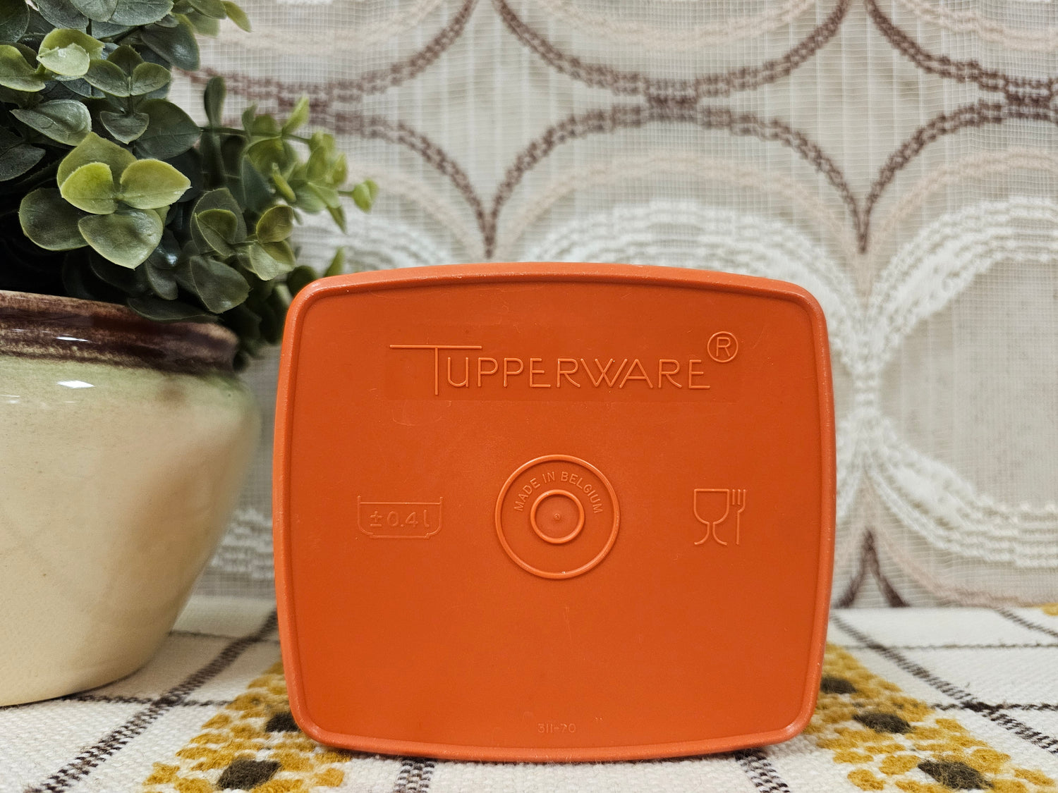 Tupperware bakje vierkant roestbruin