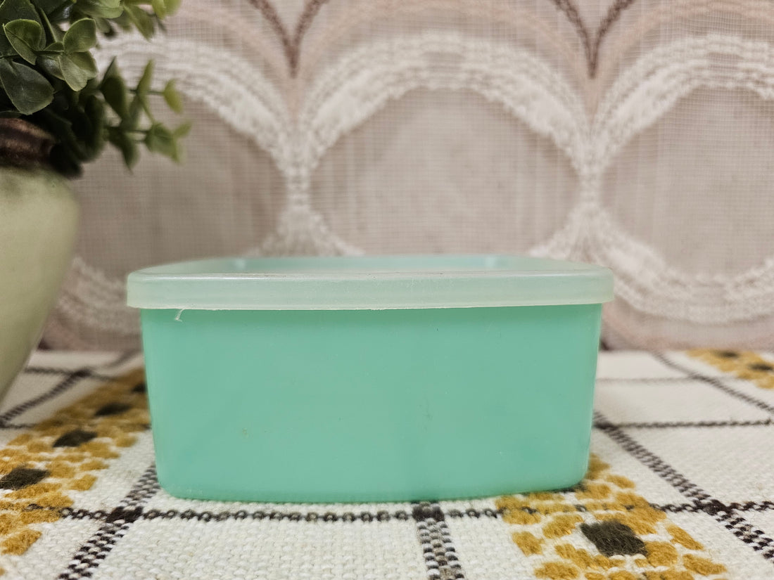 Tupperware bakje pastelgroen met deksel