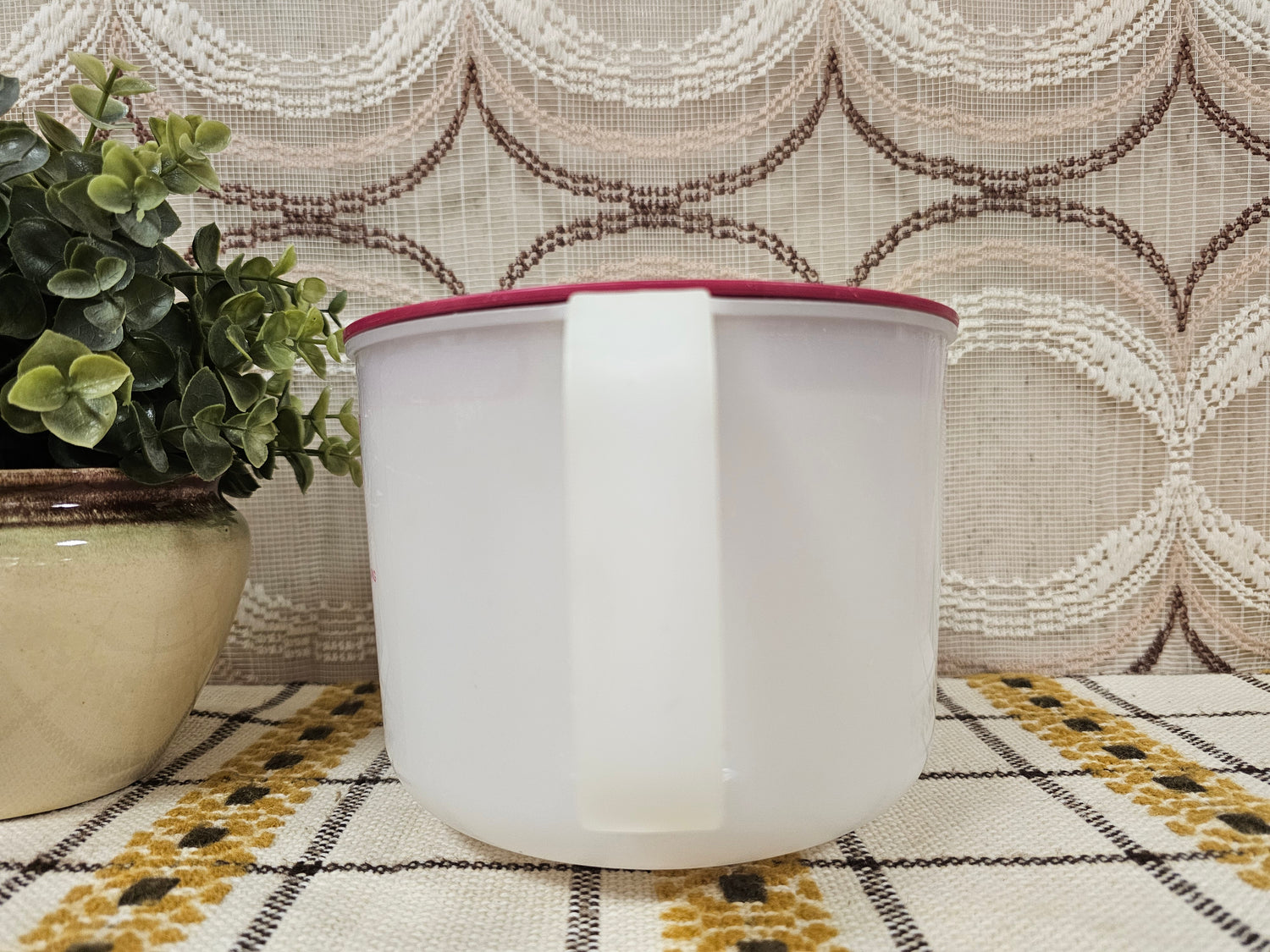 Tupperware maatbeker 2 liter  met roze deksel