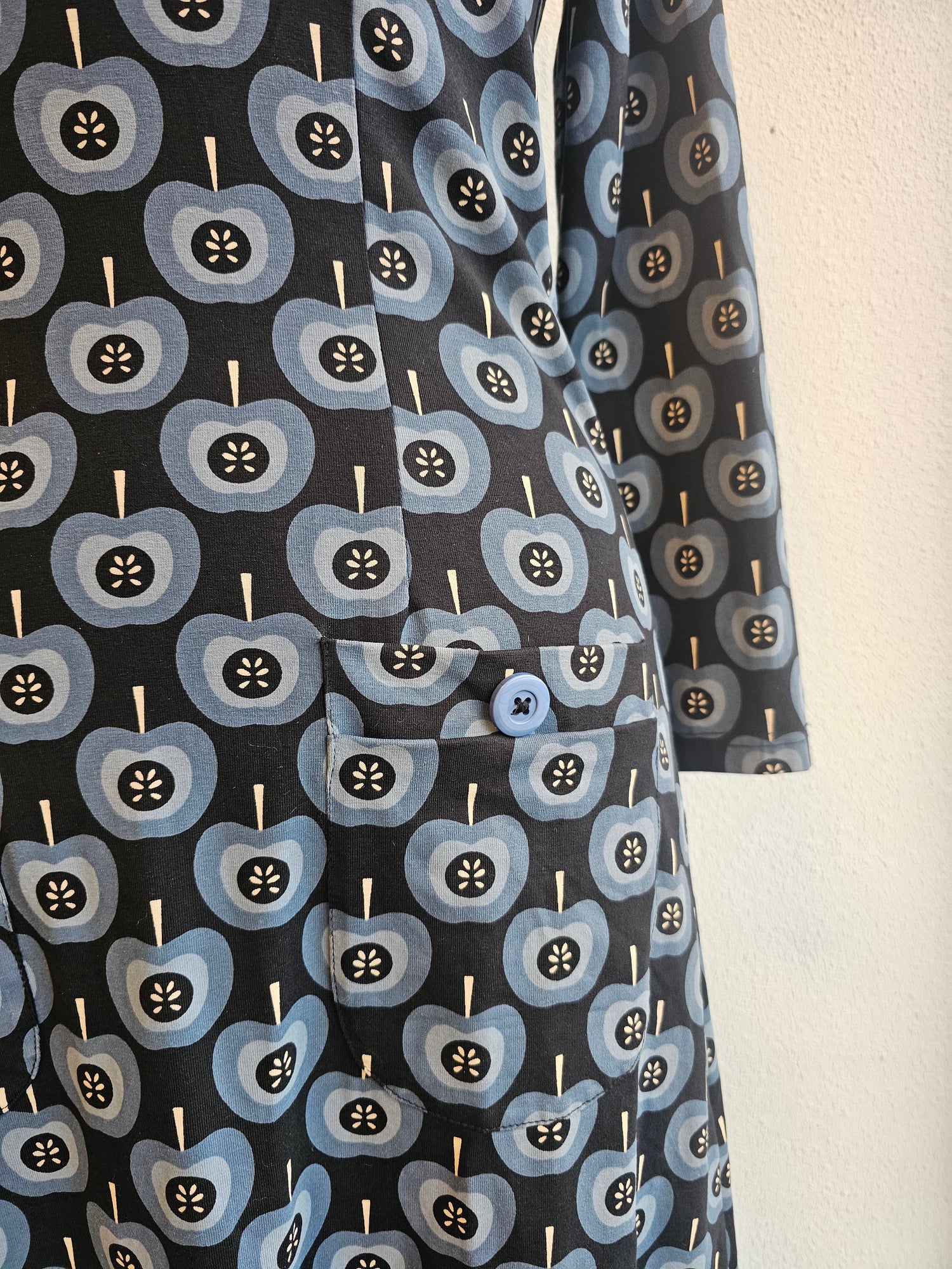 Tante Betsy retro jurk zwart blauwe appels - maat S