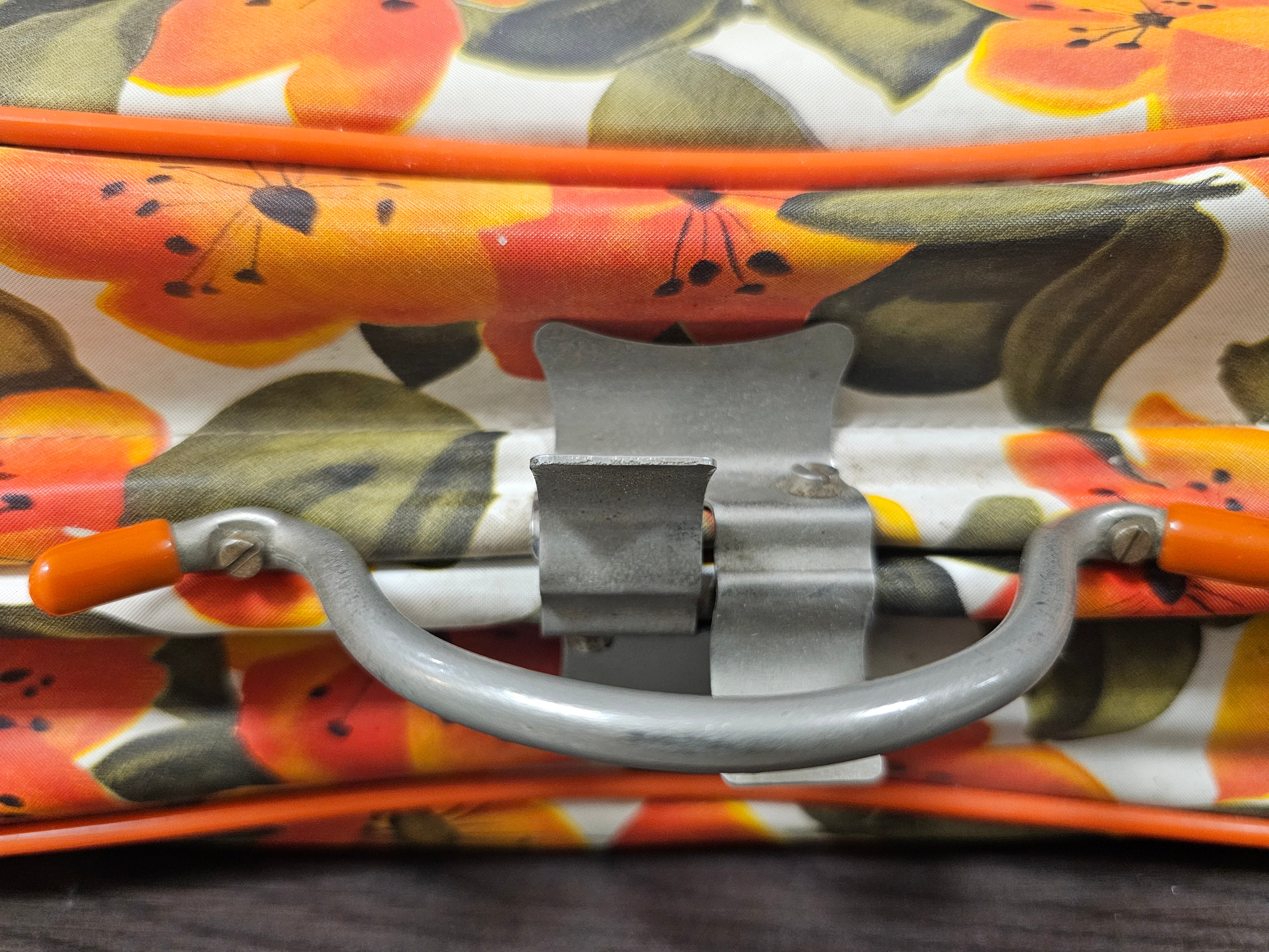 Vintage theebeurs met knip bloemenpatroon breed model