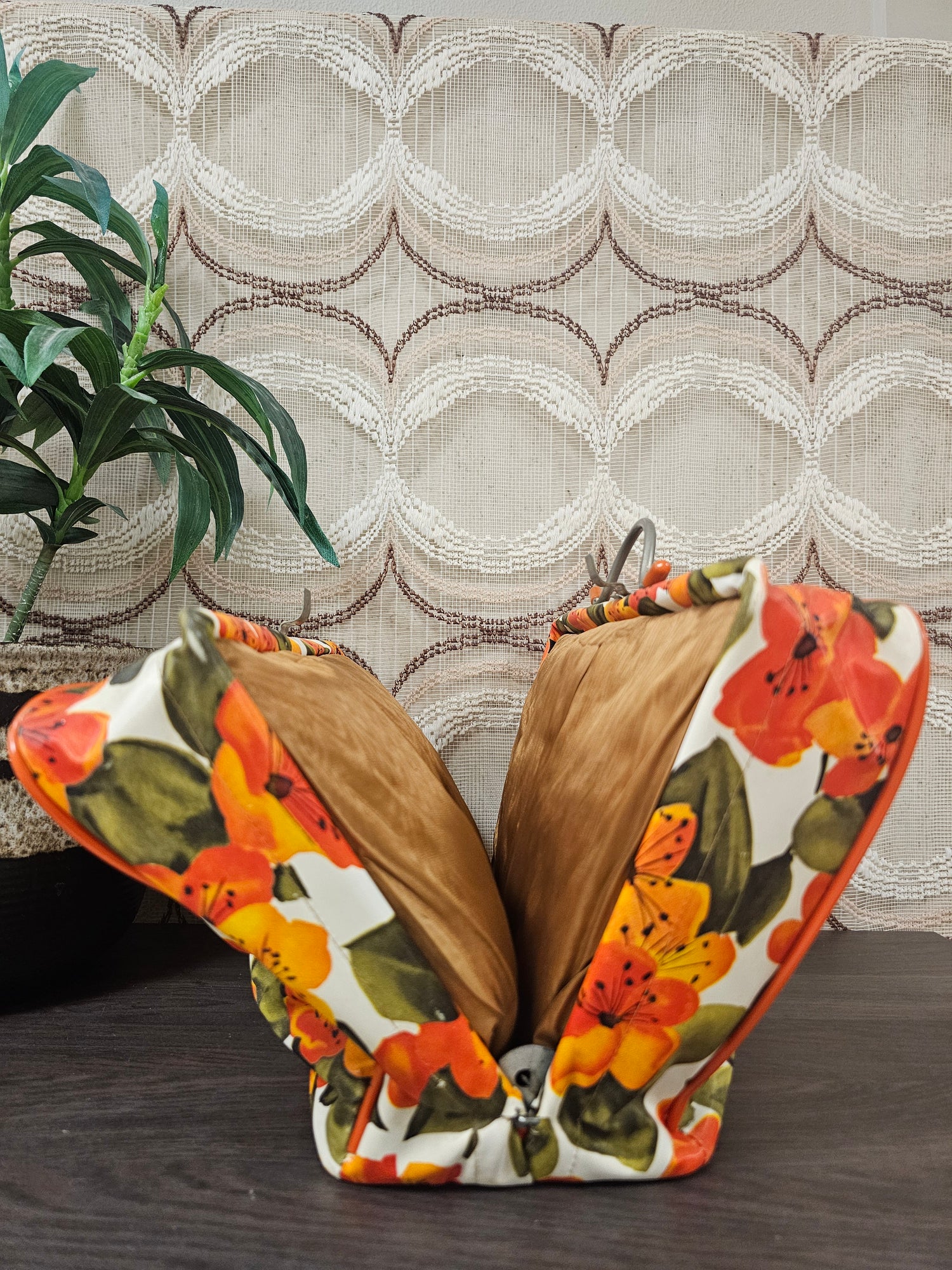 Vintage theebeurs met knip bloemenpatroon breed model