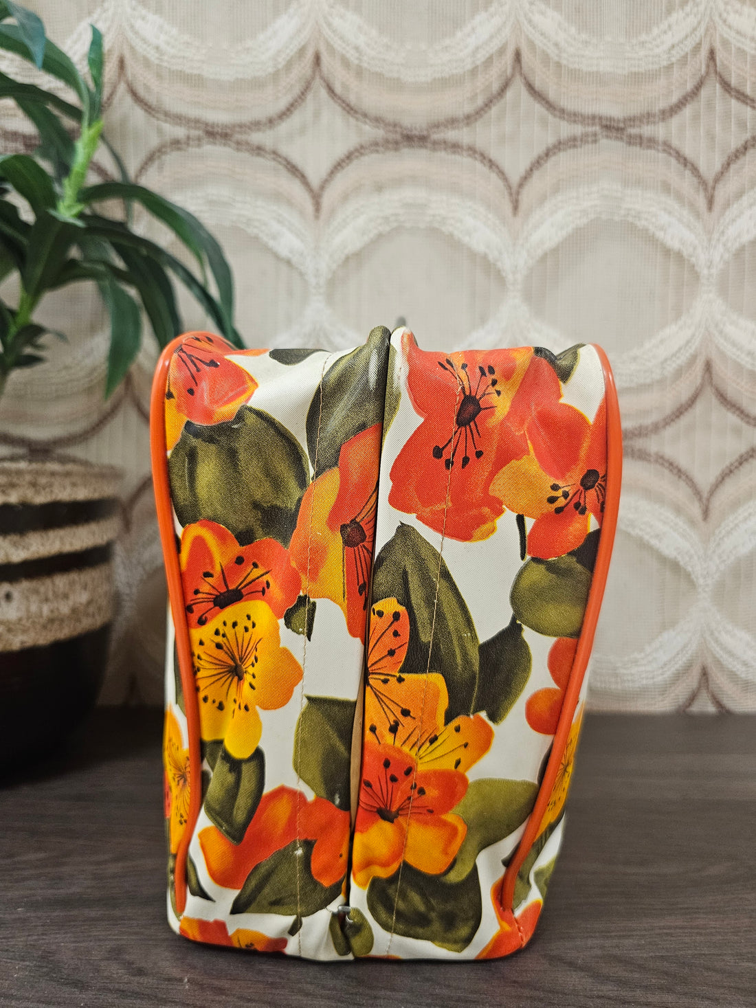 Vintage theebeurs met knip bloemenpatroon breed model