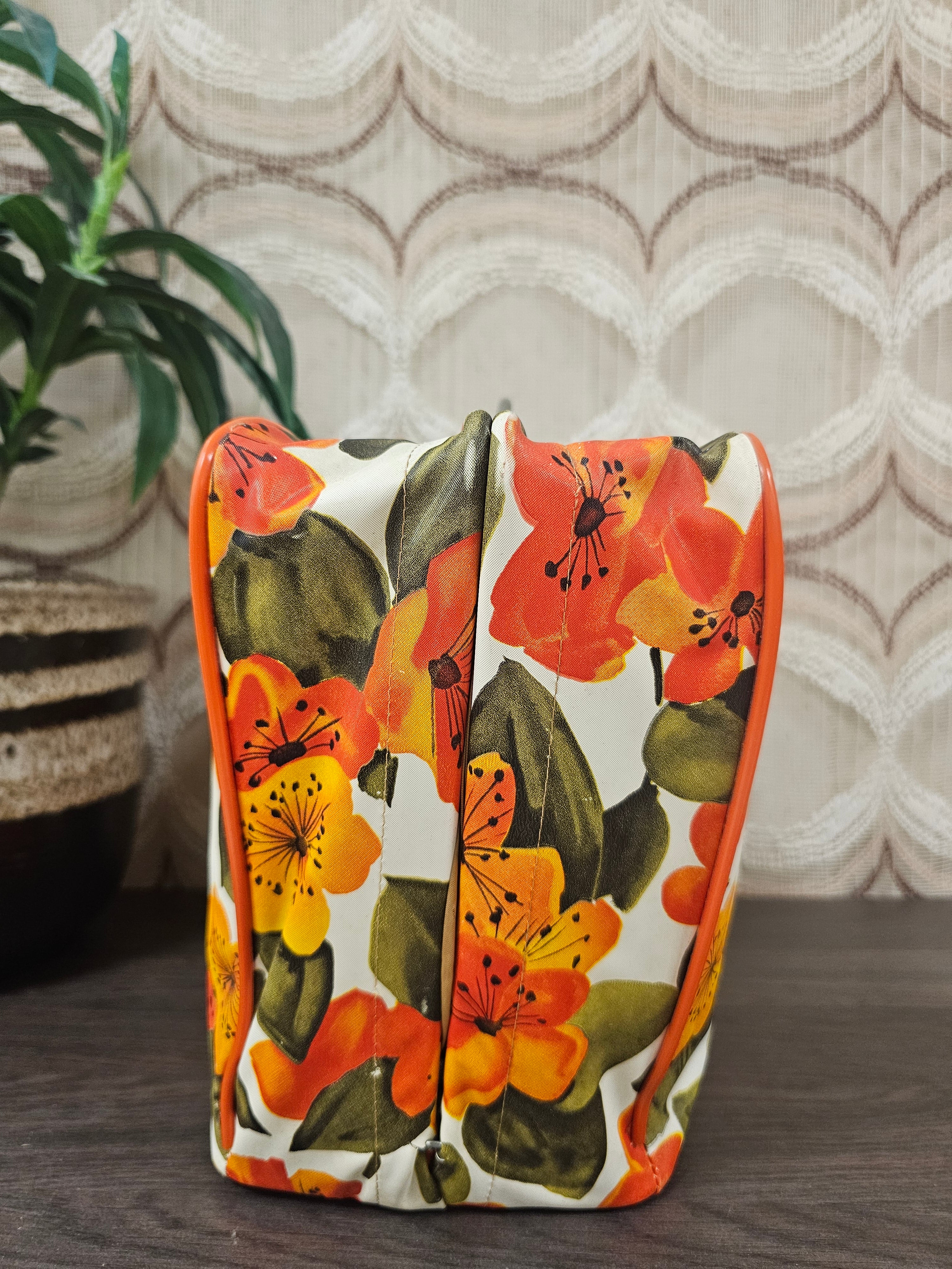 Vintage theebeurs met knip bloemenpatroon breed model