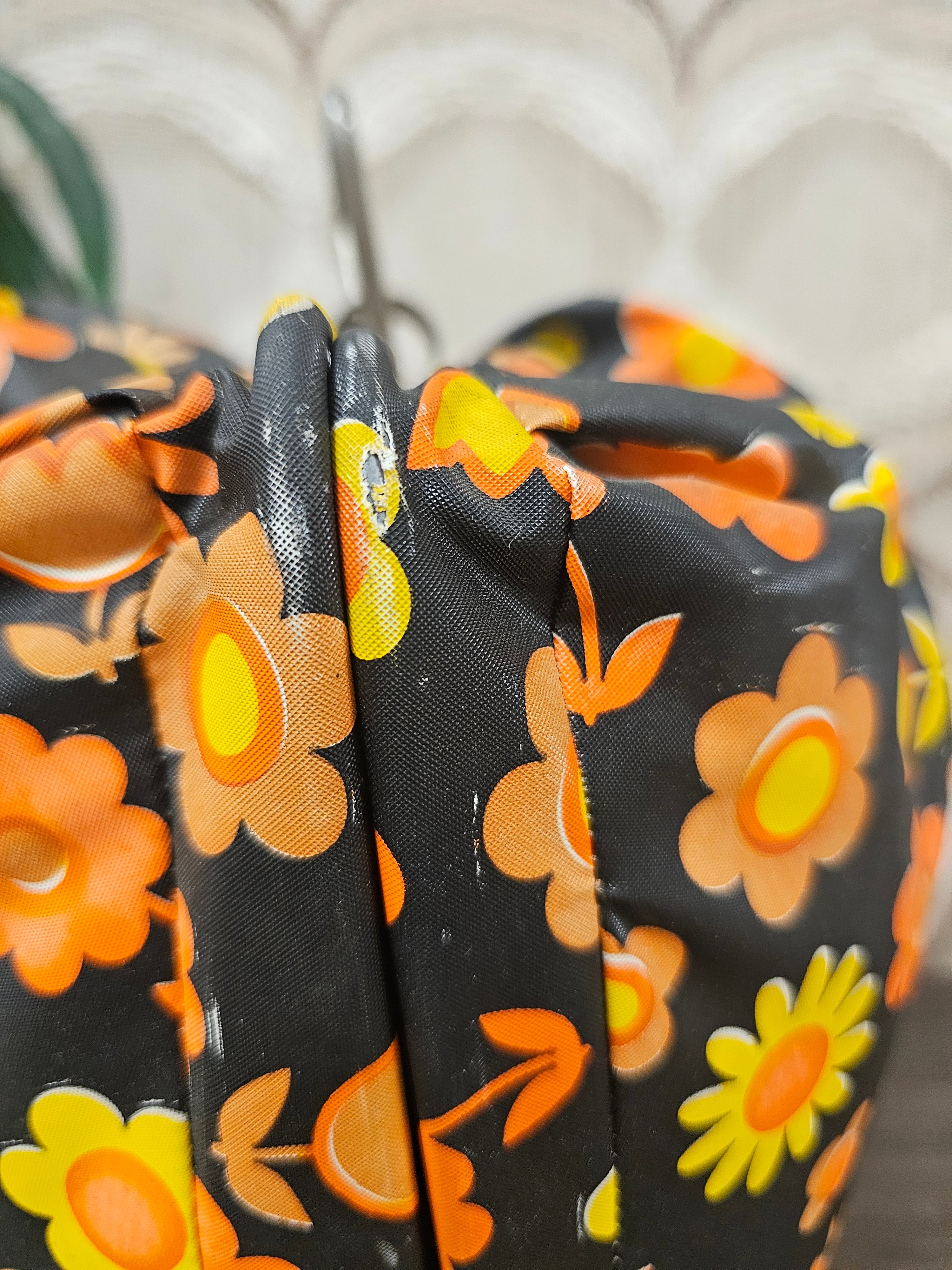 Vintage theebeurs met knip bloemenprint oranje geel