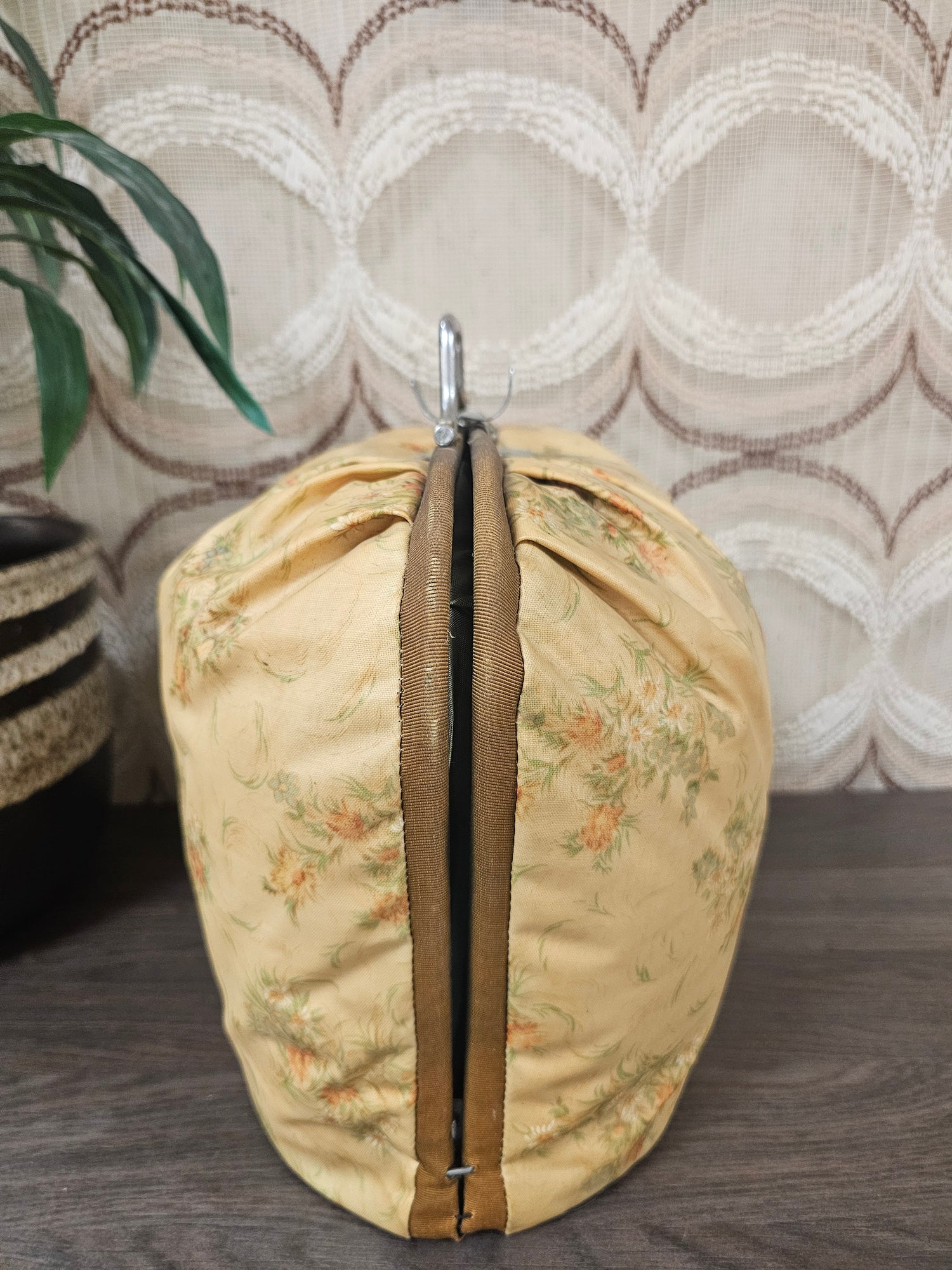 Theebeurs met knip Douwe Egberts beige met bloemen