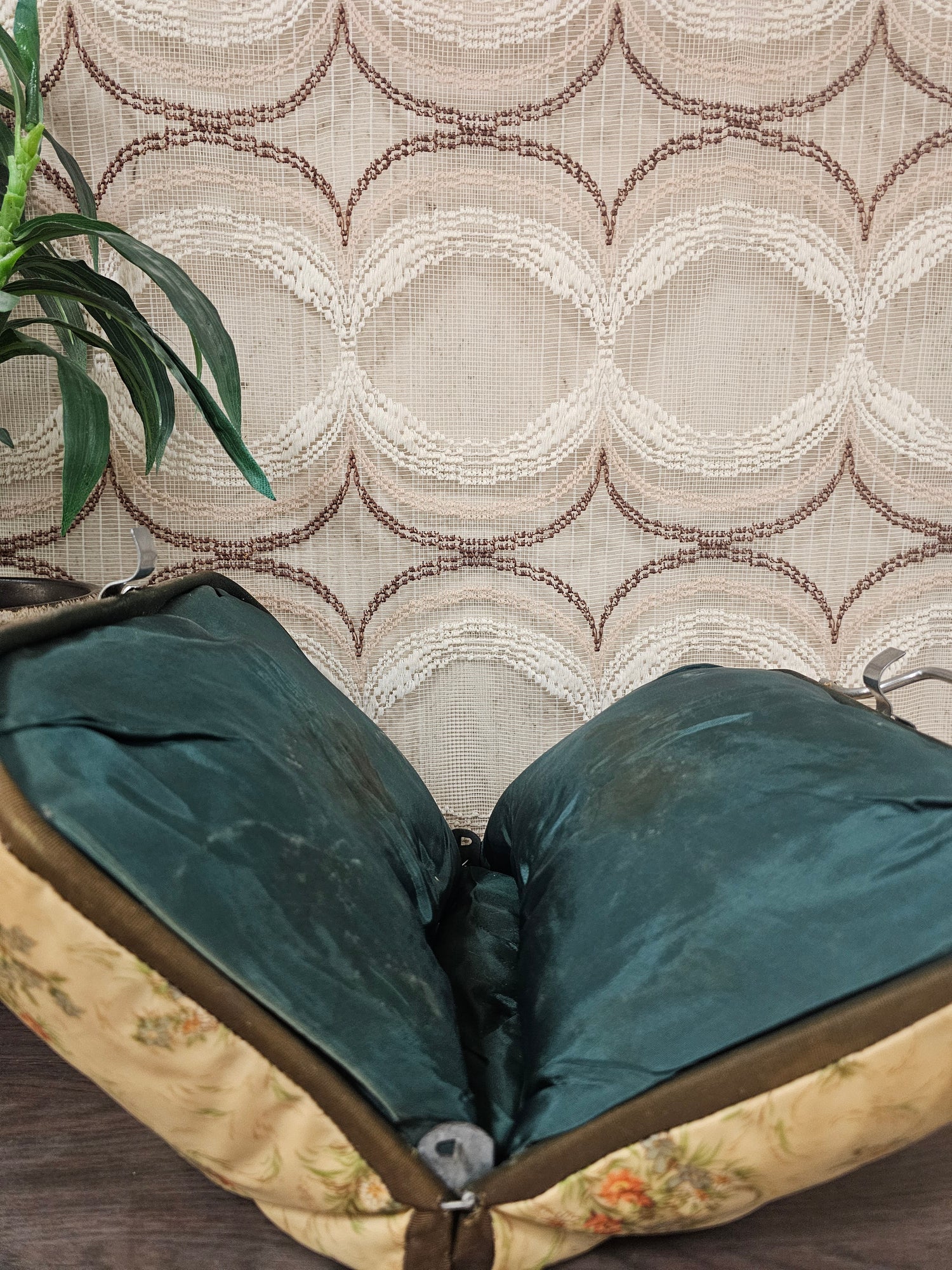 Theebeurs met knip Douwe Egberts beige met bloemen