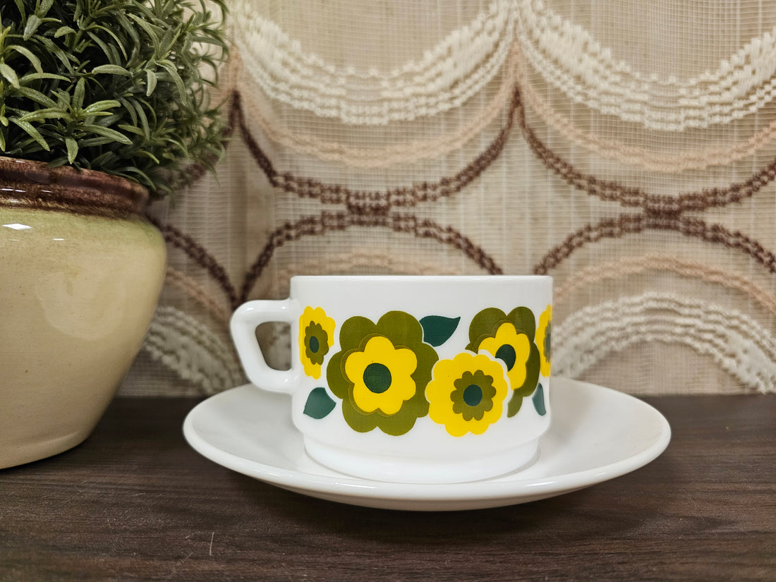 Arcopal France Lotus grote kop en schotel geel / groen