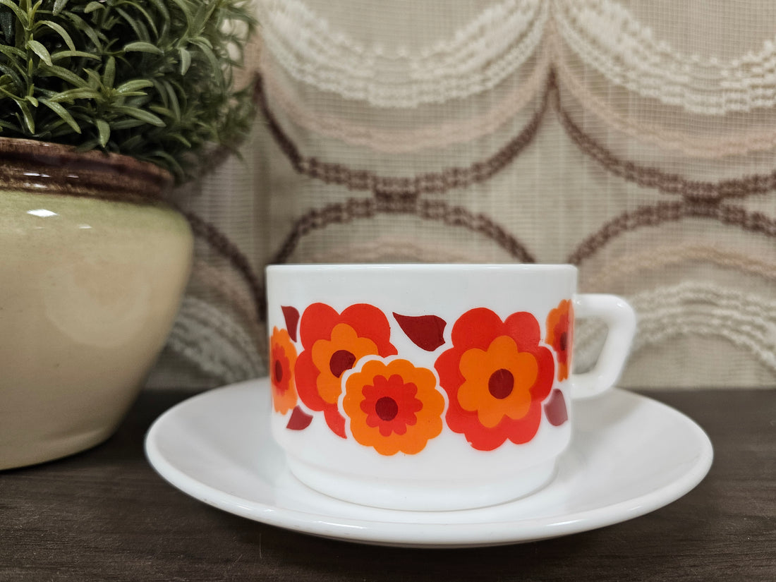 Arcopal France Lotus grote kop en schotel rood oranje