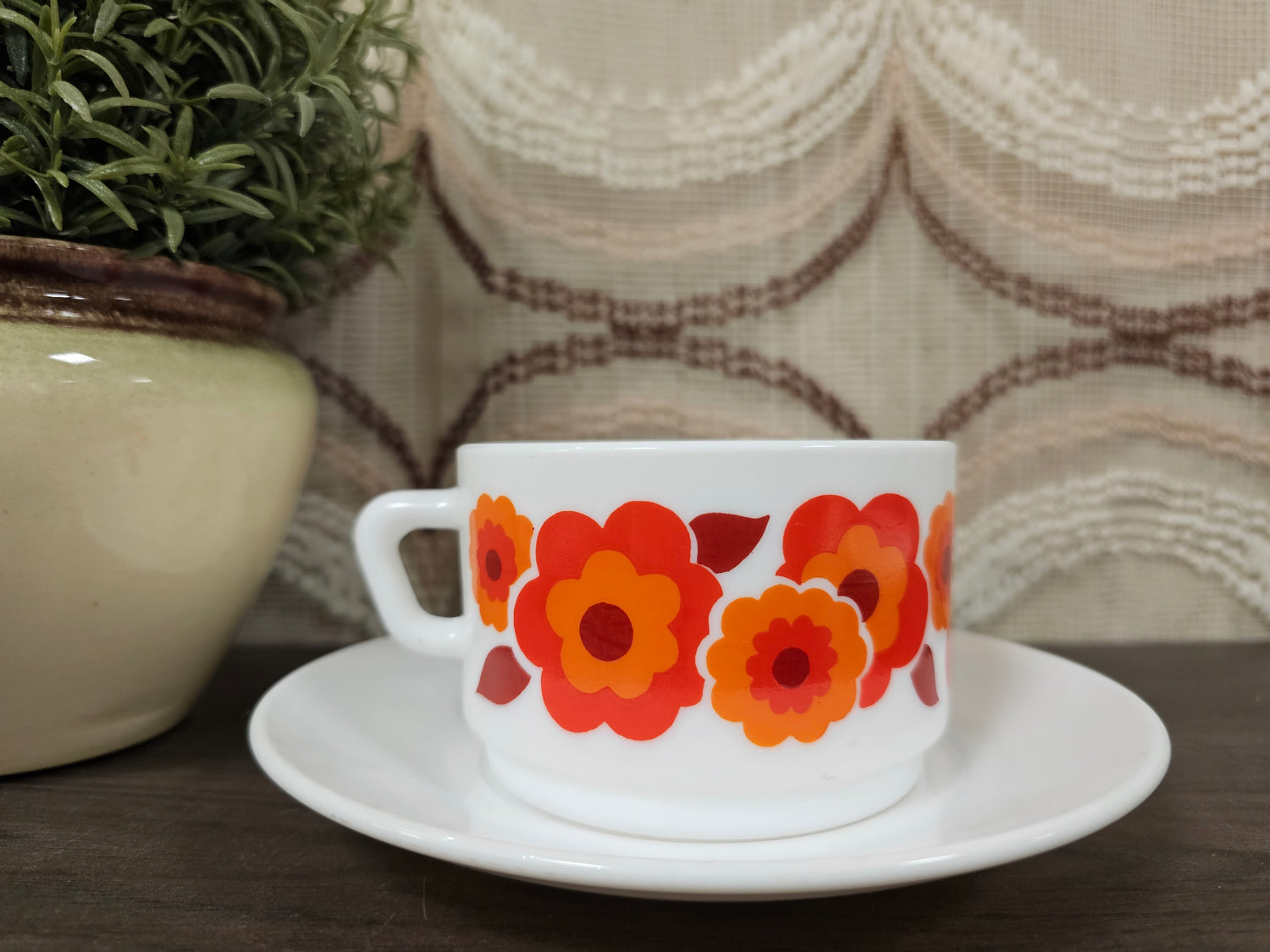 Arcopal France Lotus grote kop en schotel rood oranje