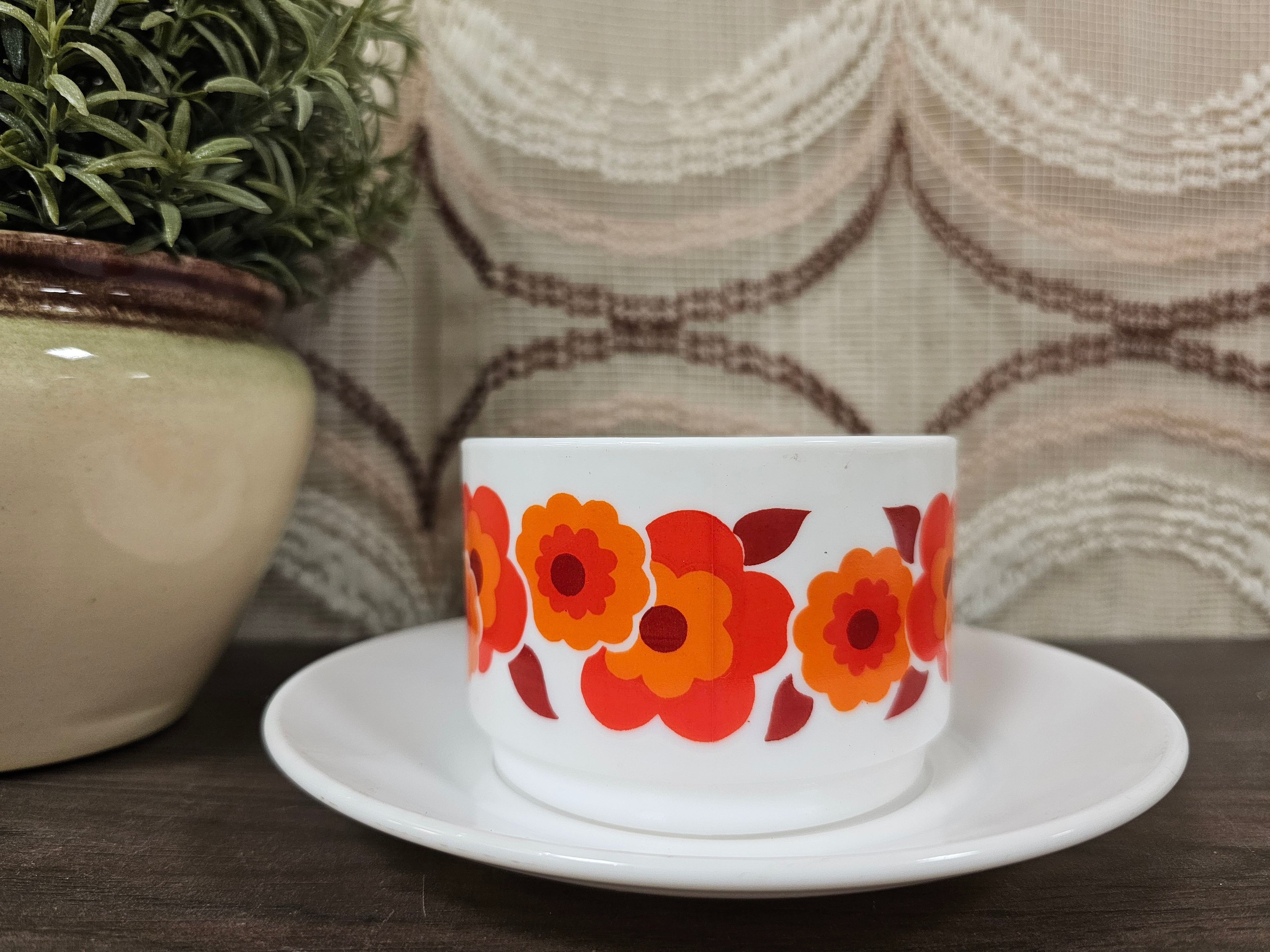 Arcopal France Lotus grote kop en schotel rood oranje