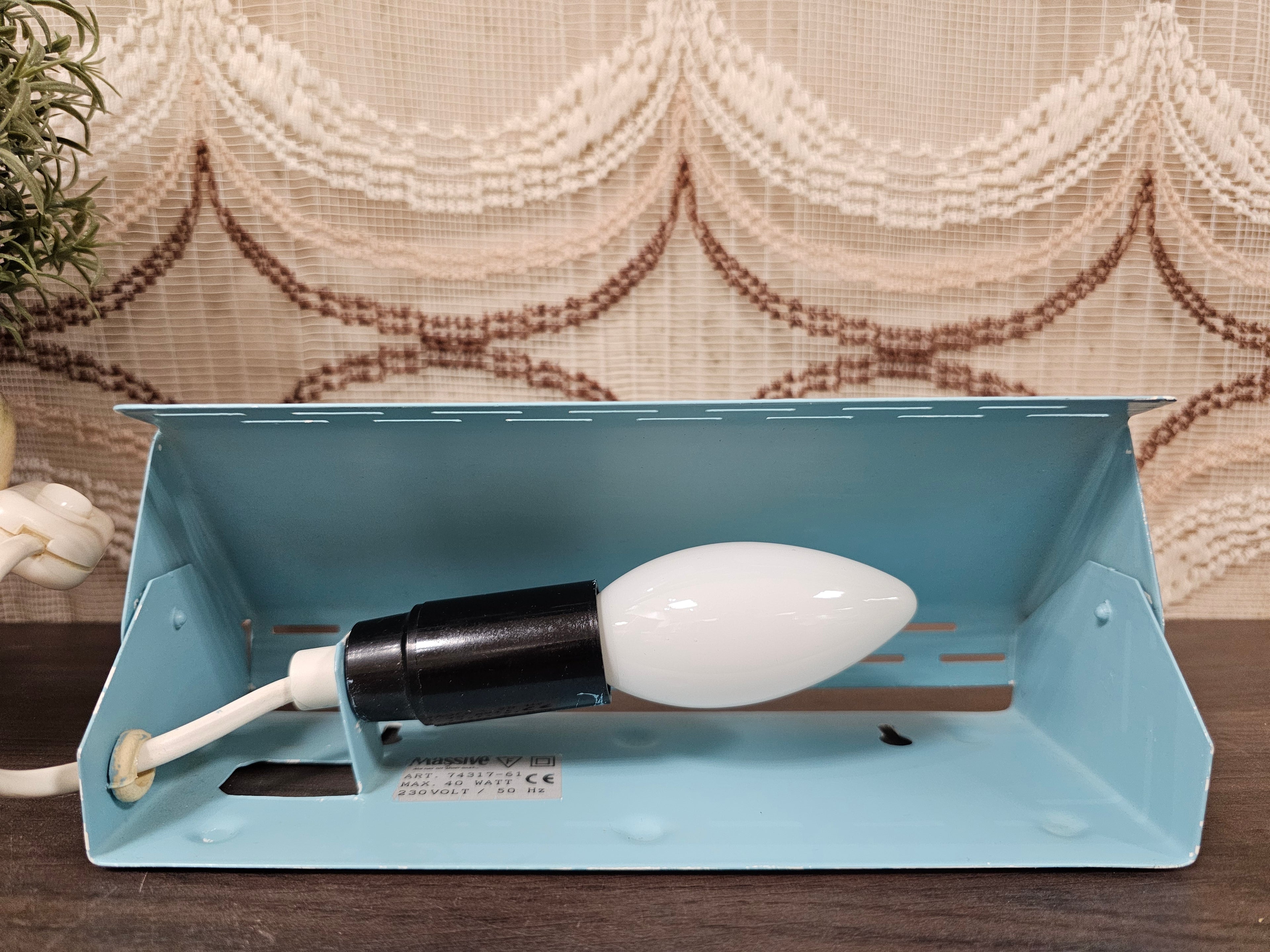 Lichtblauw metalen wandlamp Massive