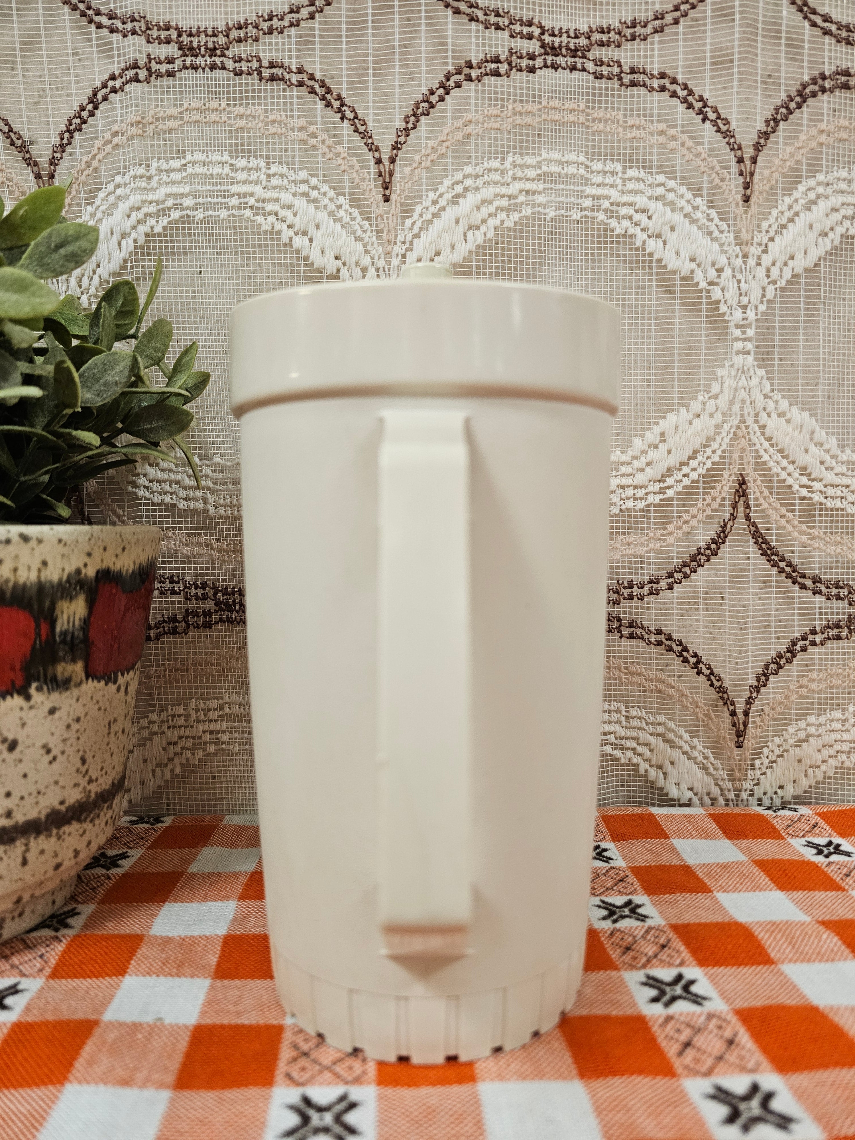 Tupperware kan cremekleur