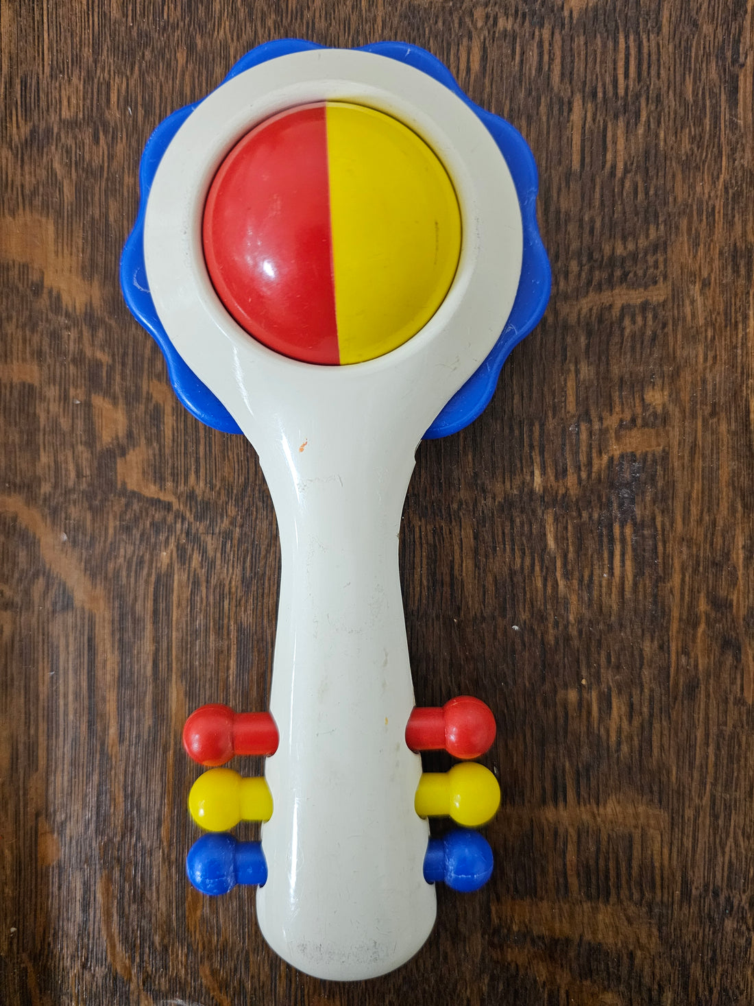 Ambi Toys rammelaar Handy Dandy – blauwe rand – jaren 80