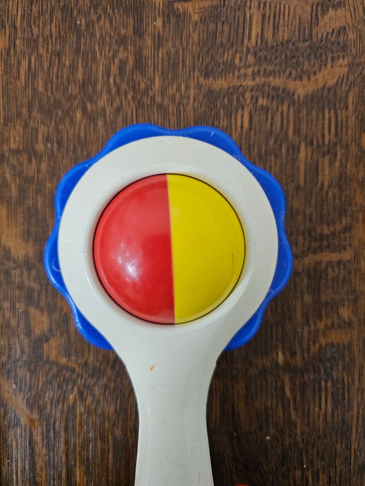 Ambi Toys rammelaar Handy Dandy – blauwe rand – jaren 80