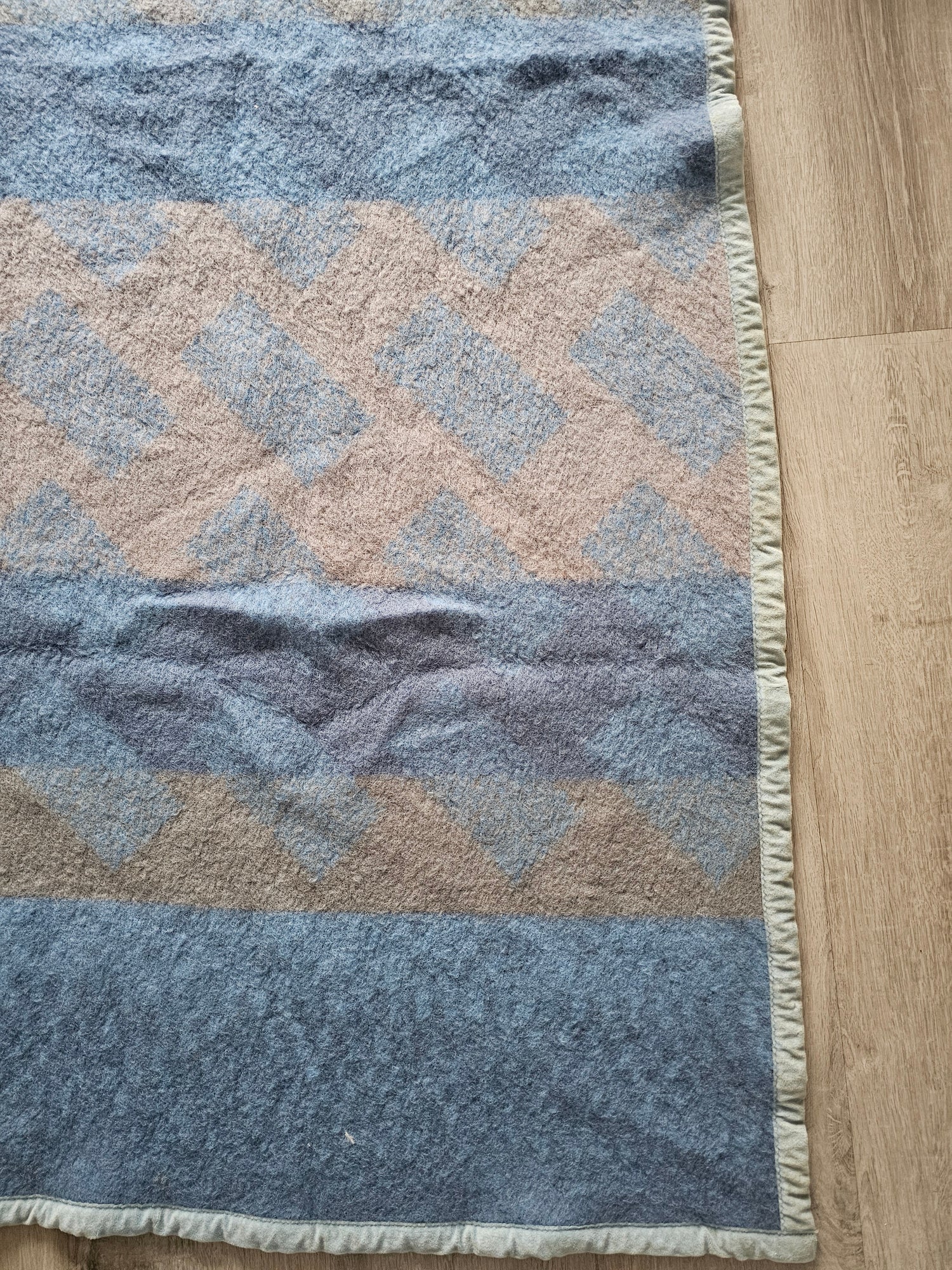 Aabe vintage wollen deken blauw beige 215x200 cm