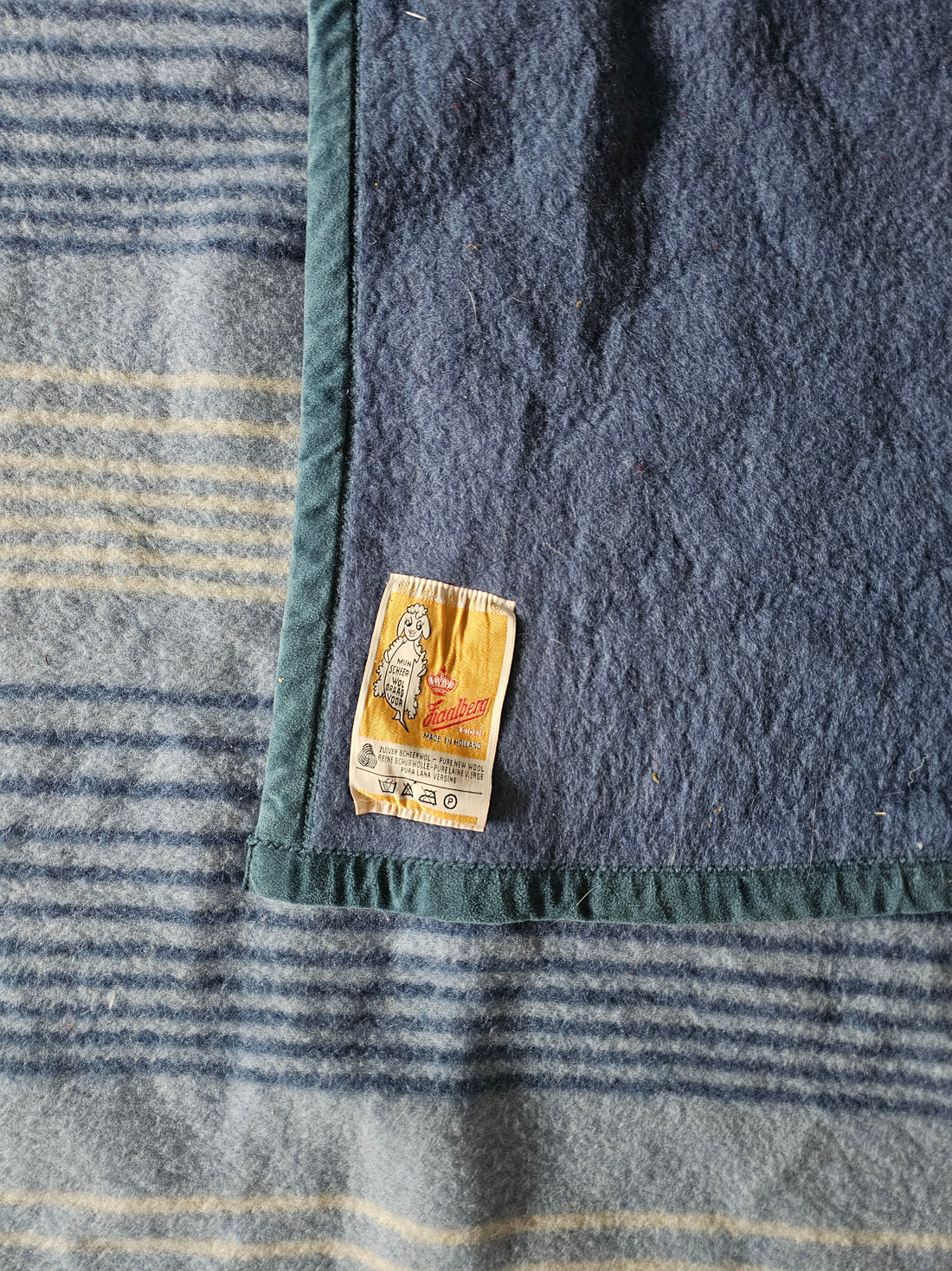 Vintage Zaalberg wollen deken blauw gestreept/effen – 208 × 215 cm