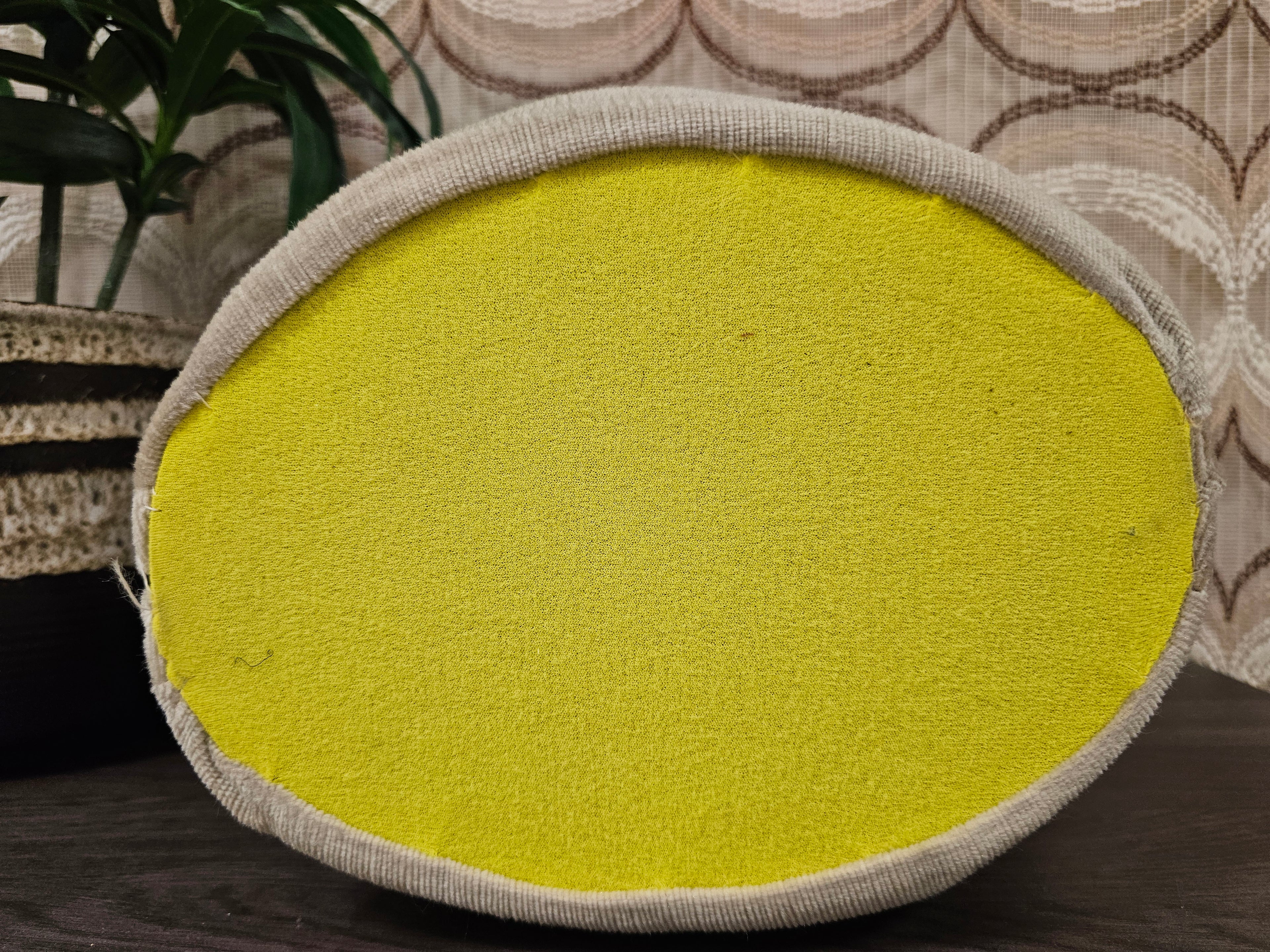 Vintage theebeurs met knip naturel stof en kwastsluiting