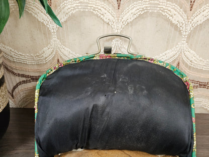 Vintage theebeurs met knip groen bloemenpatroon