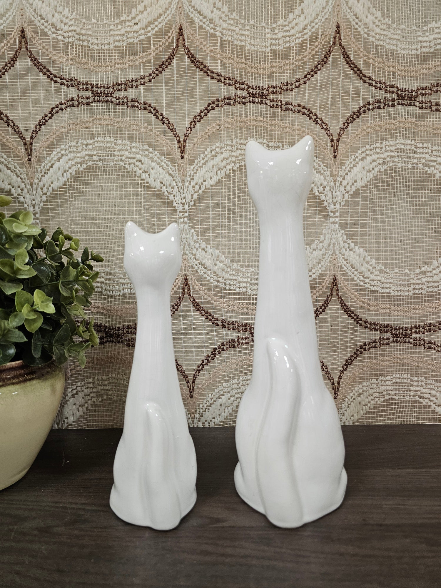 Set witte keramieken langnek katten 26,5 en 20 cm hoog