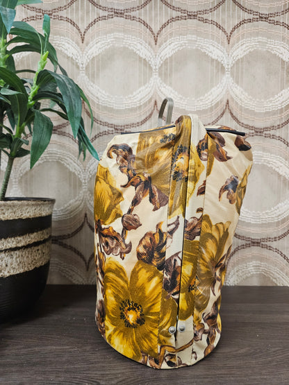 Vintage theebeurs met knip goudbruine bloemen