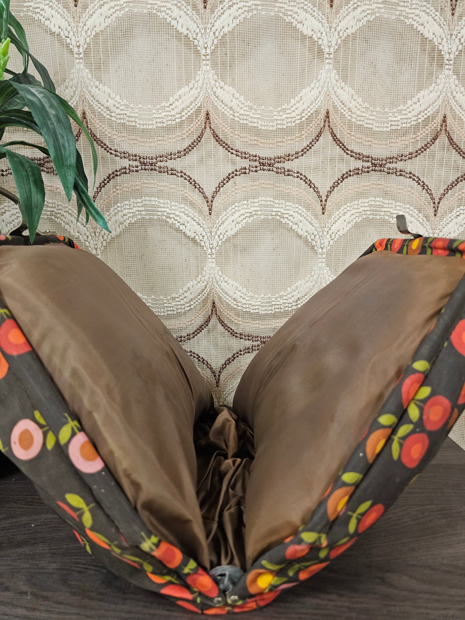 Vintage theebeurs met knip van Nelle bruin met bloemen