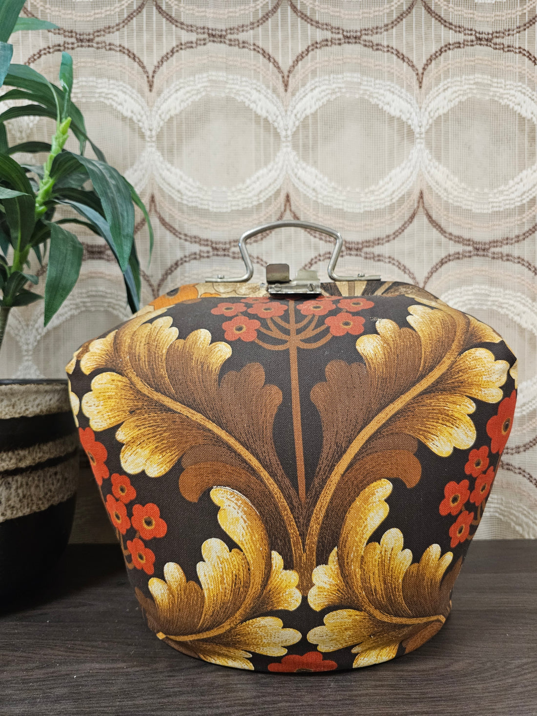 Vintage theebeurs met knip bruine bladeren