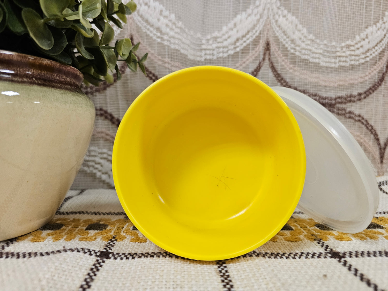 Tupperware bakje rond geel 9,5 cm