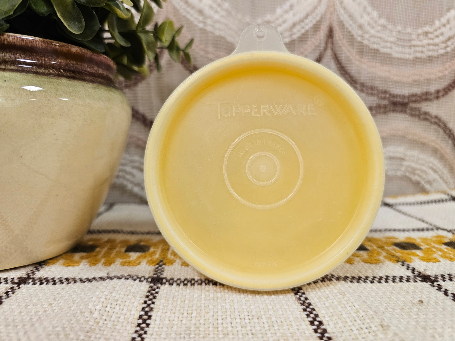 Tupperware bakje rond geel 9,5 cm