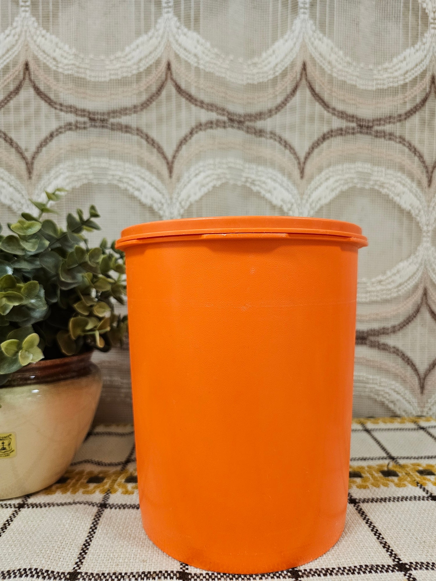 Tupperware voorraadbus oranje met sterdeksel – Ø 15,5 cm x 19