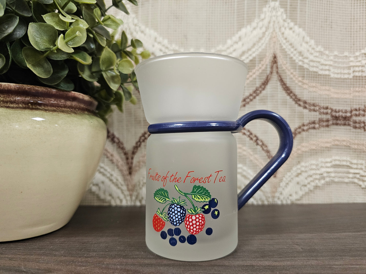 Thee beker matglas bosvruchten